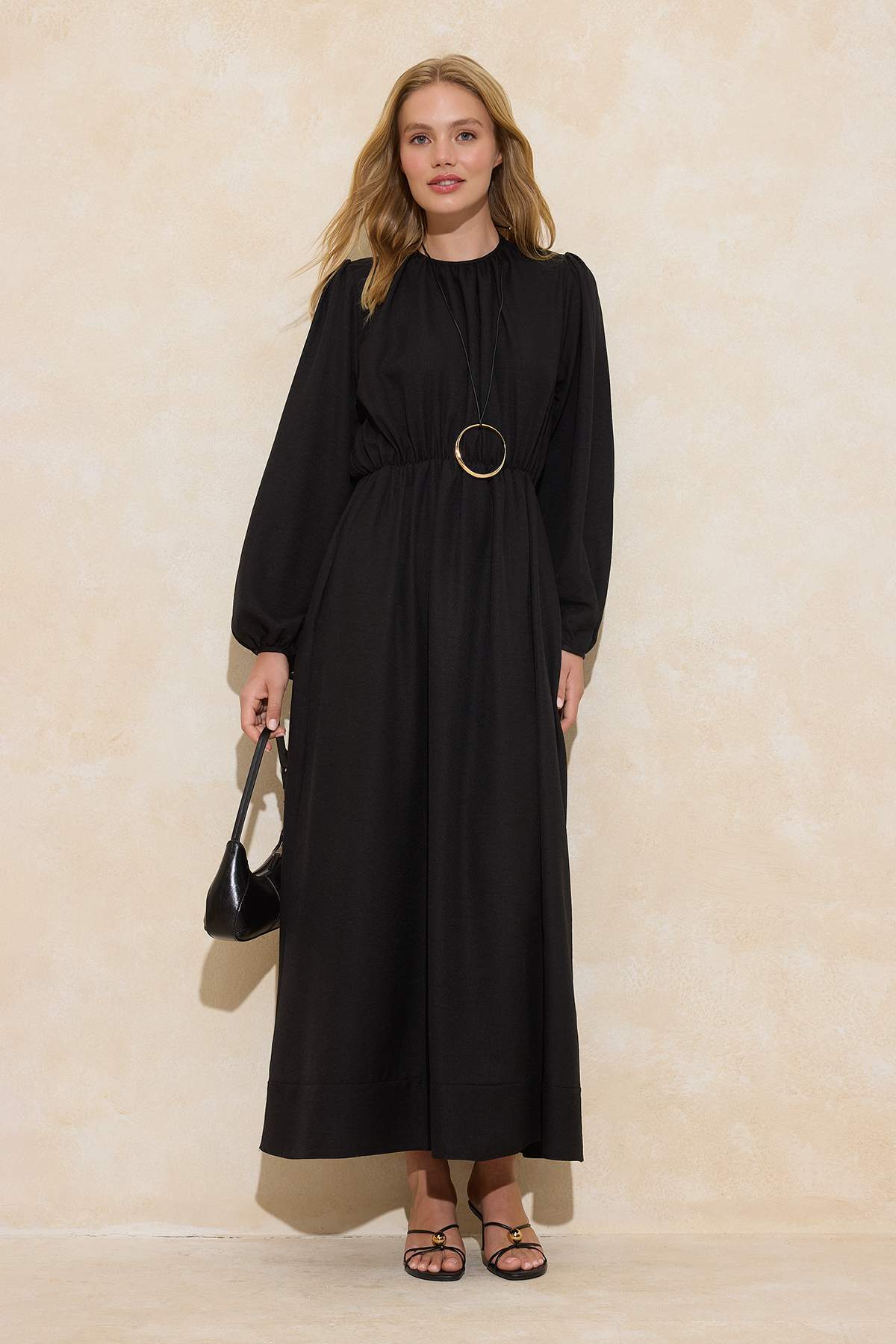 Trendyol Modest Černé šaty s elastickým pasem, šněrováním a tkaným vzhledem l...