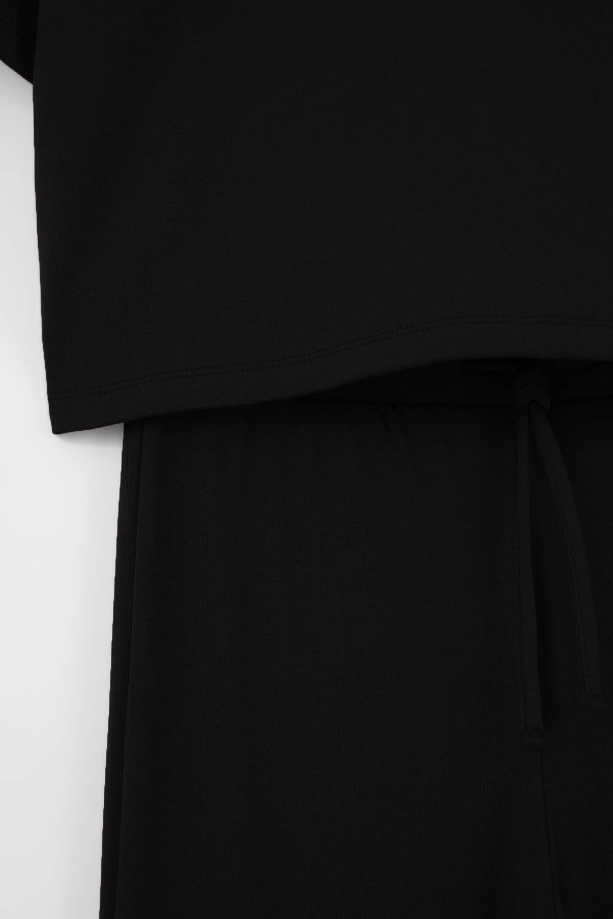 Trendyolmilla  Siyah Relaxed Düşük Kol Kısa Kollu Boru Paça Pamuk Ribana Örme Alt-Üst Takım TWOSS26AU00035 - Görsel 7