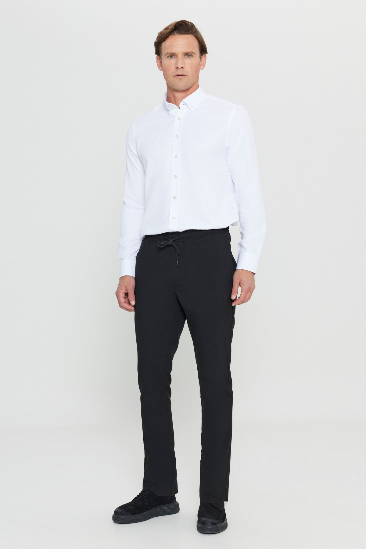 AC&Co / Altınyıldız Classics  Erkek Siyah Diz İzi Yapmayan Beli Bağlamalı Yan Cepli Jogger Pantolon Slim Fit Rahat Kesim