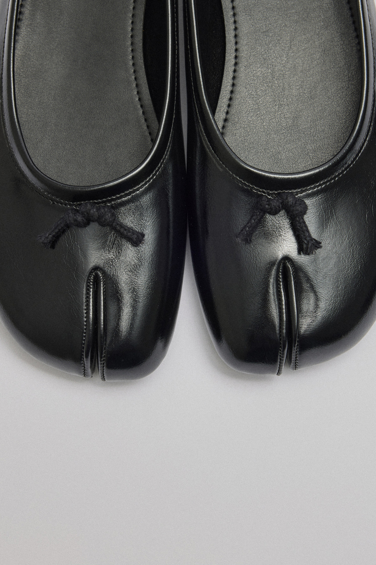 LUTVELIZADE  Babet 2516 - Parmak Arası Düğüm Detaylı Siyah Kadın Babet - Görsel 7