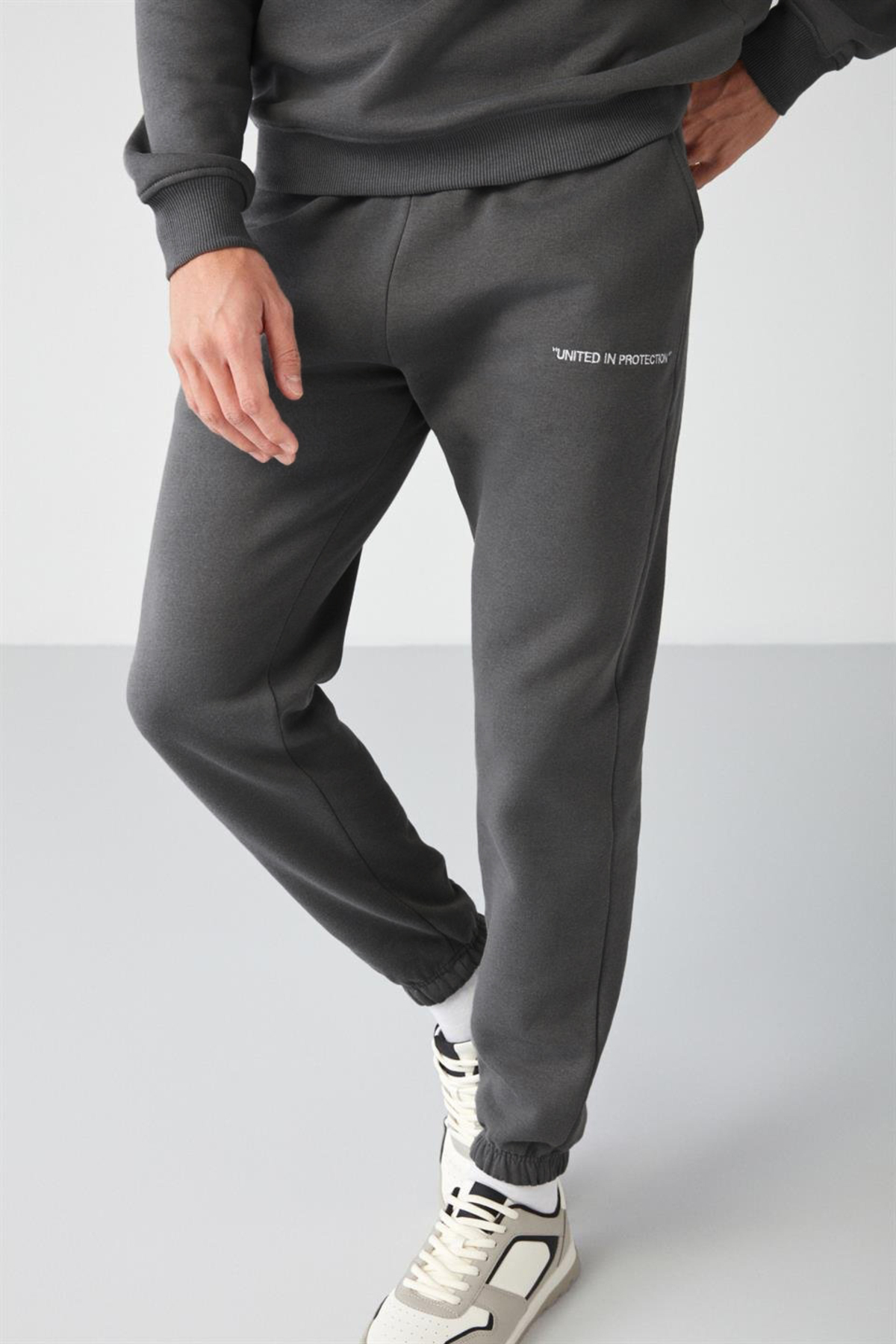 GRIMELANGE  Marshall Erkek Pamuklu Içi Polarlı Nakışlı Relaxed Gri Eşofman Takımı - Görsel 4