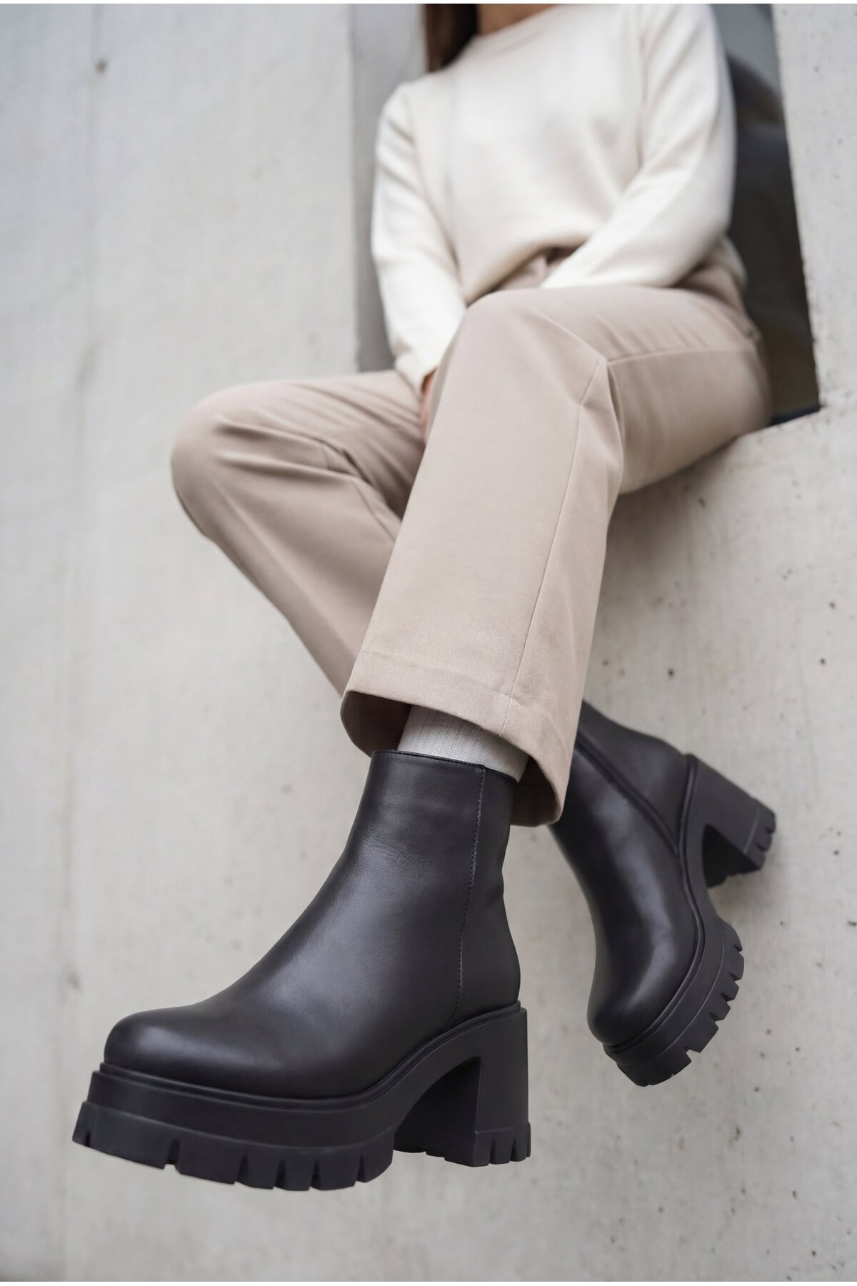 Riccon Dámske čižmy Eshathbel na podpätku0012510 čierna koža