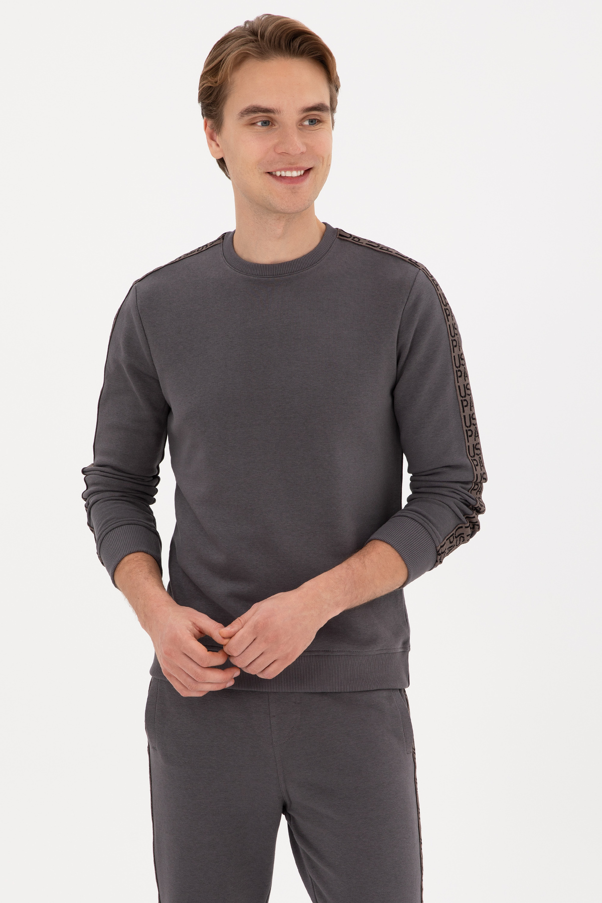 یو اس پولو سویشرت مردانه یقه گرد خاکستری سایز معمولی 50316363-VR024