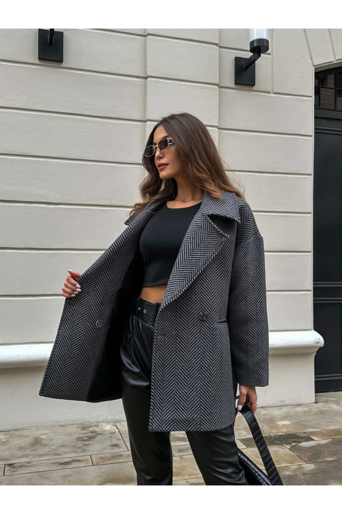 Elif Özbey Butik  Antrasit Balık Sırtı Oversize Kısa Kaban - Görsel 5