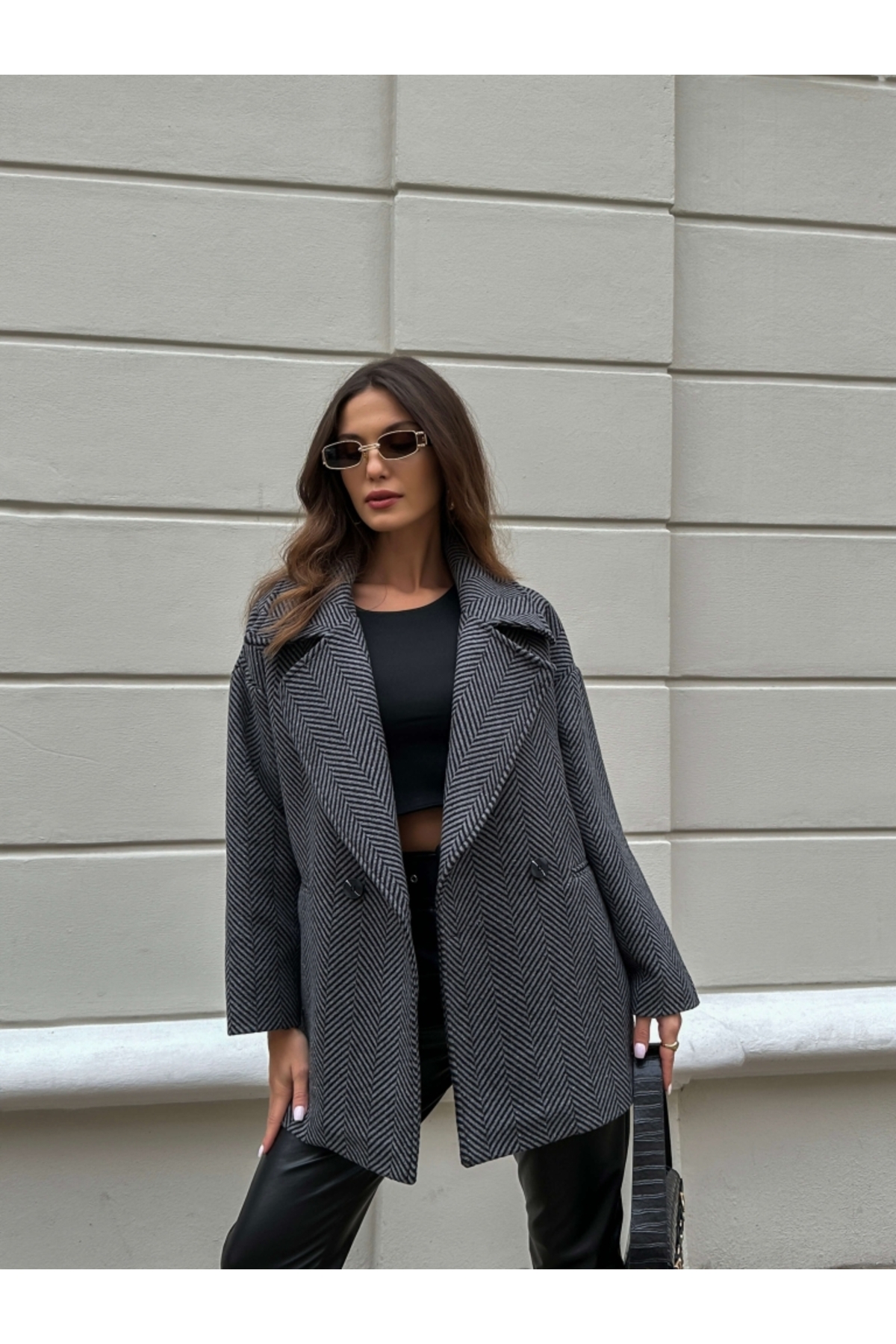 Elif Özbey Butik  Antrasit Balık Sırtı Oversize Kısa Kaban - Görsel 6