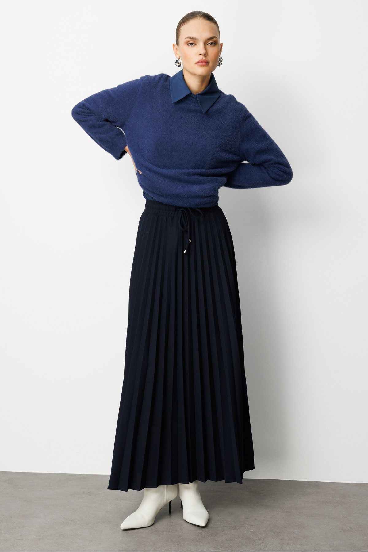 Knitted Crepe Pleated Maxi Navy Blue Skirt