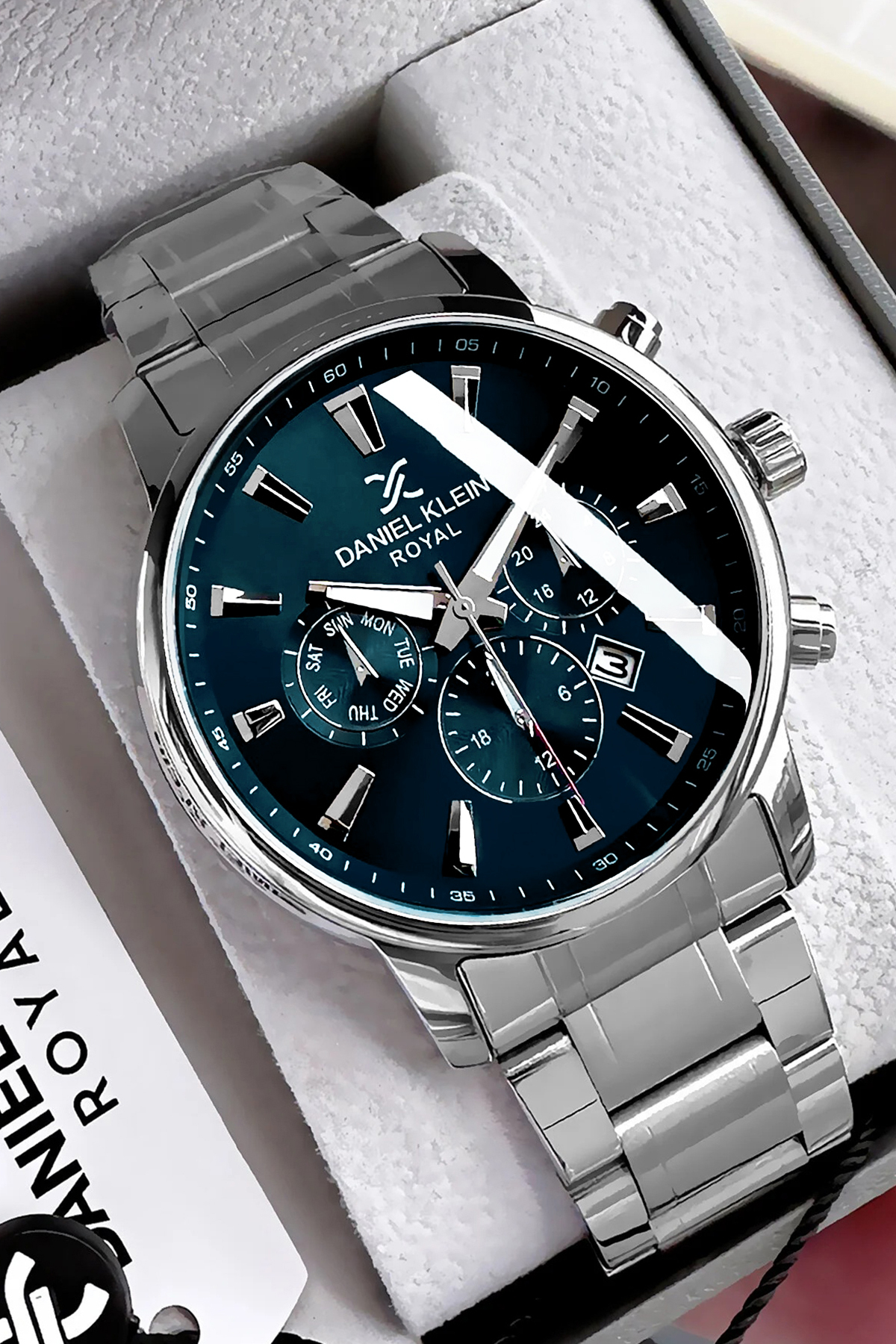 Daniel Klein  Hediyelik Orijinal Takvimli Erkek Kol Saati 3 Atm Su Geçirmez Gumus Renk Çelik Kordon Dke2028c3