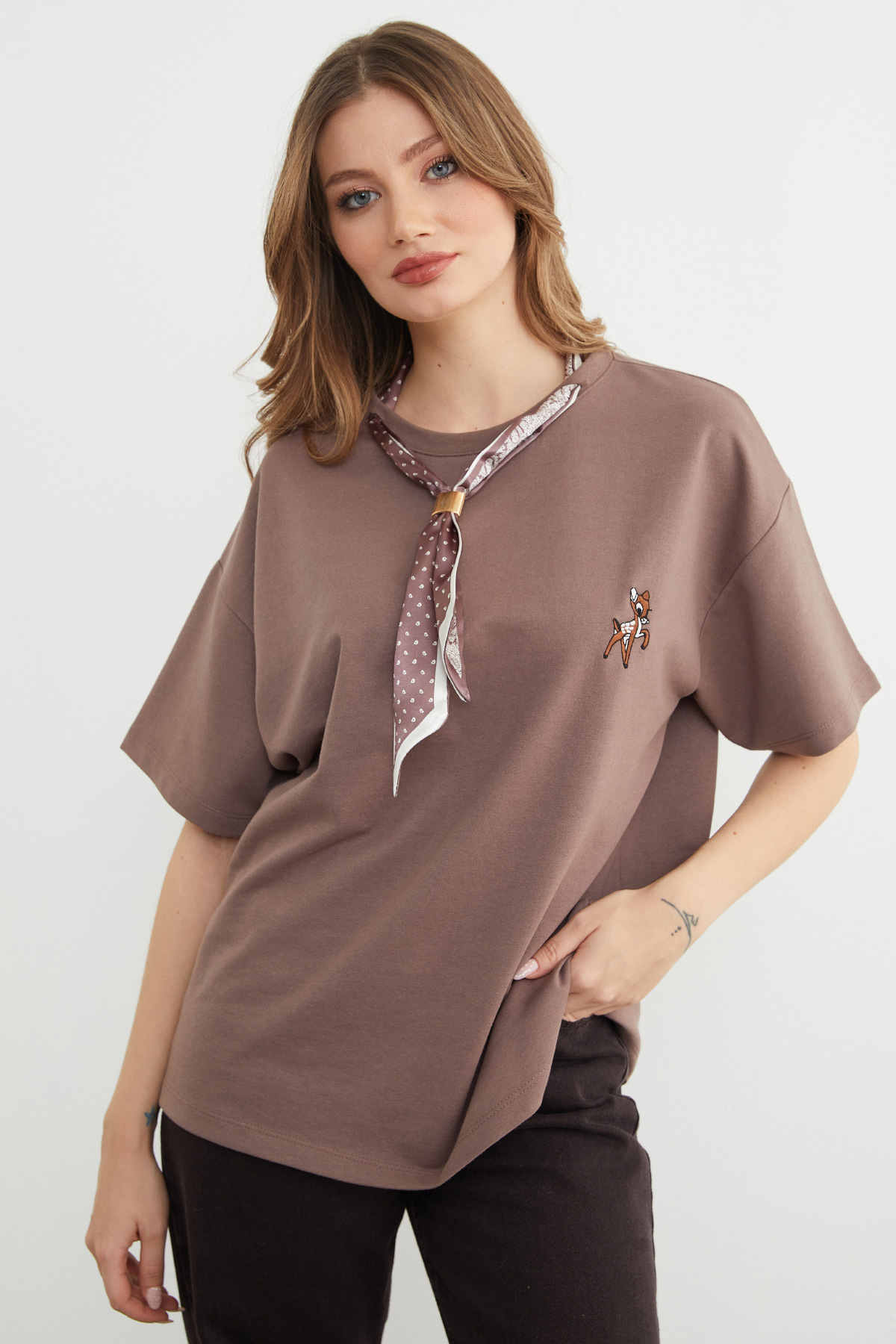 Fulla Moda Šal, detaljna majica sa izvezenim okruglim izrezom, oversize