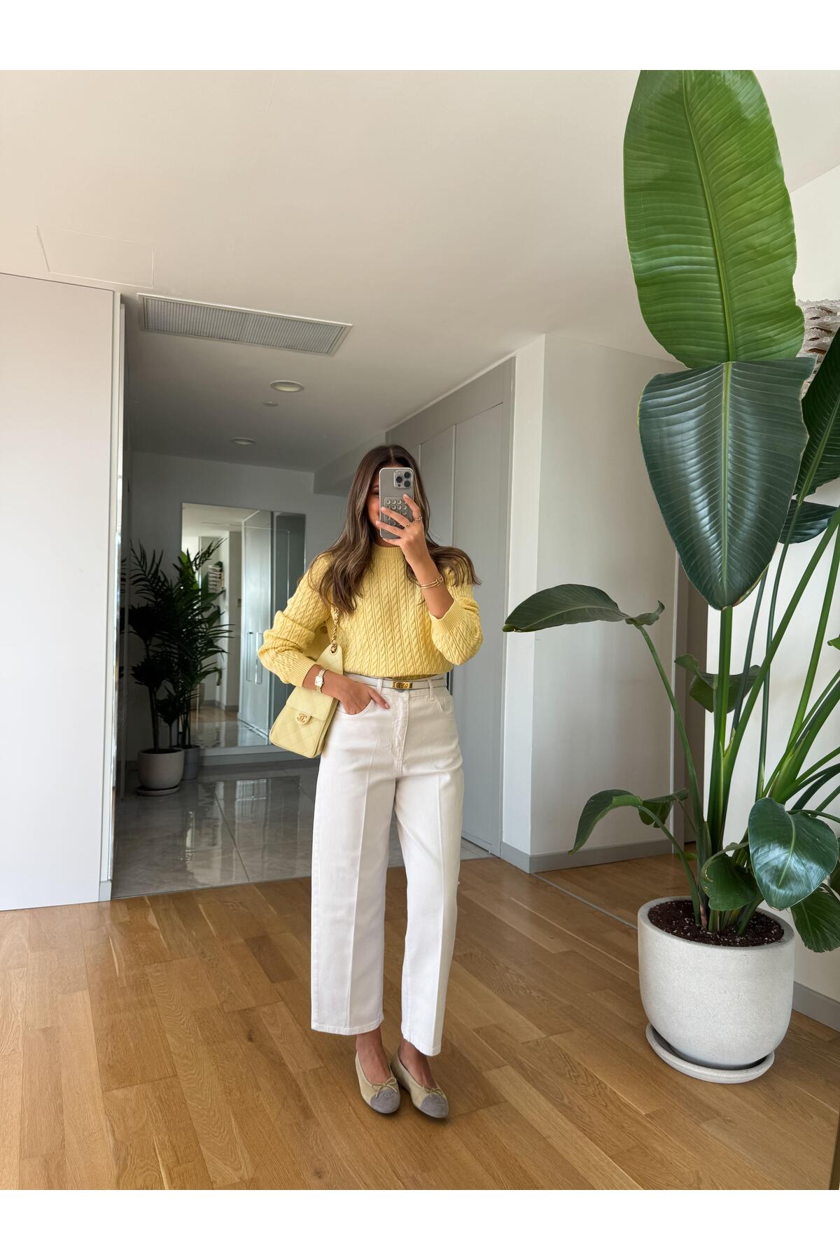 MERVE AKSOY  Cardie Mom Fit Jean - Beyaz