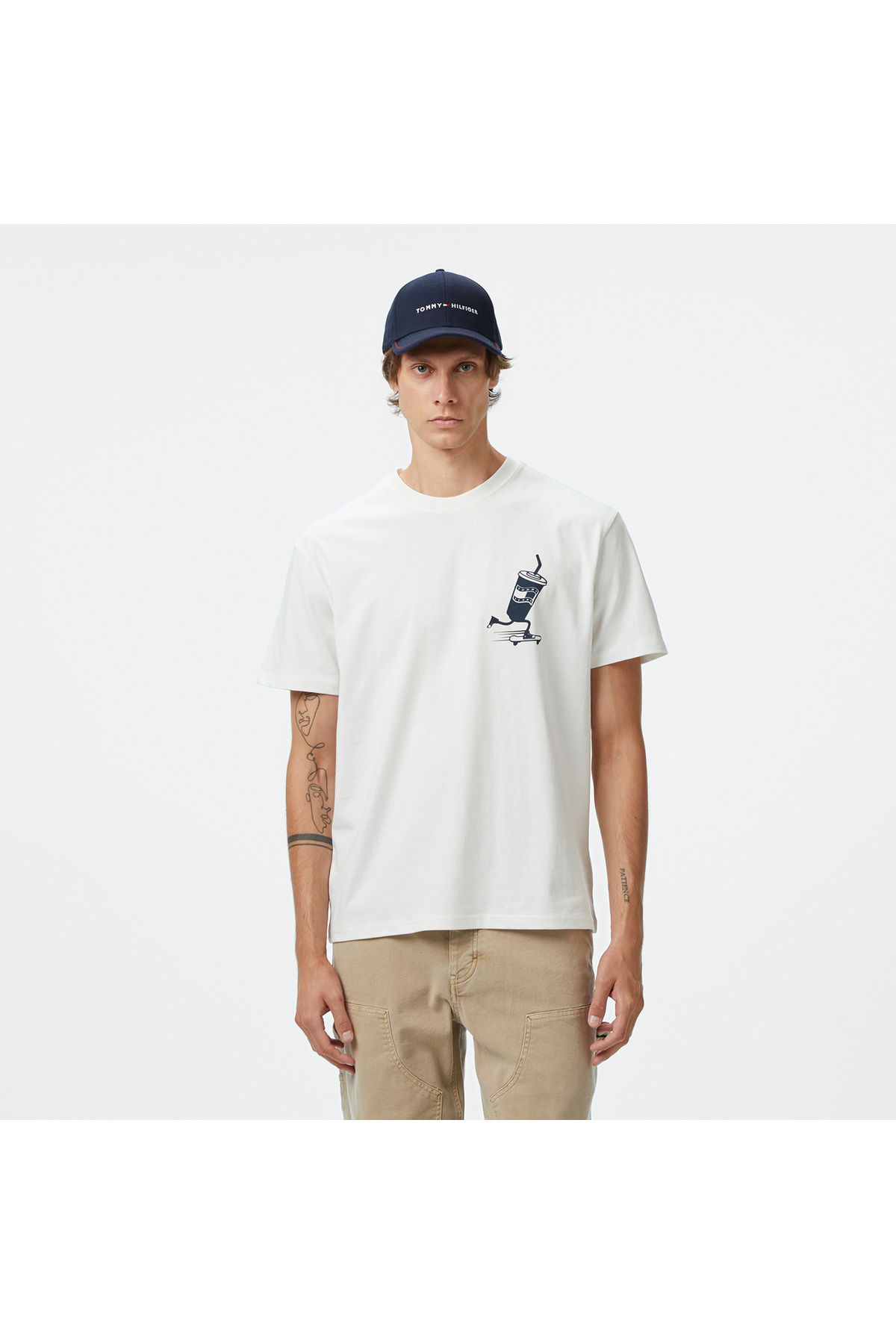 تامی هیلفیگر تی‌شرت سفید مردانه طرح لوگو به عقب