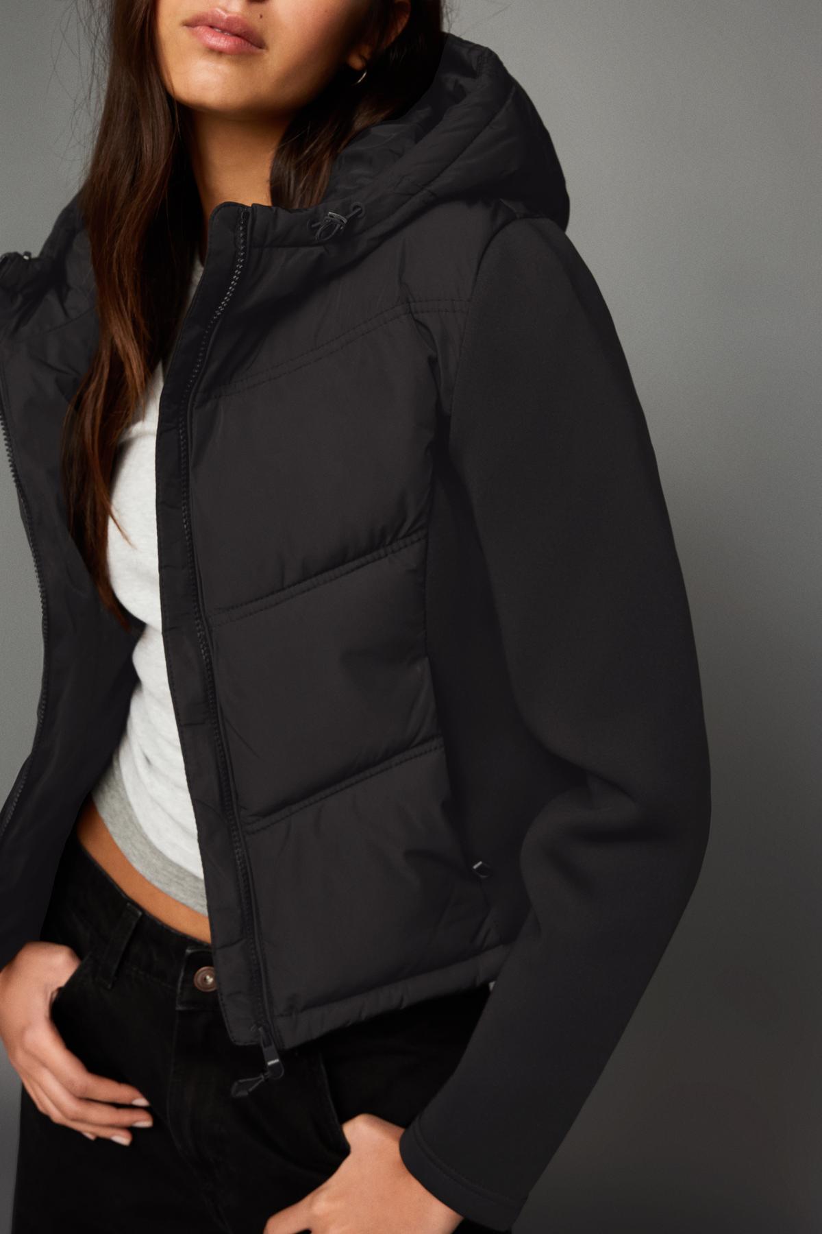 Bershka  Sentetik kauçuk kumaş görünümlü birleşik kapüşonlu ceket - Görsel 4