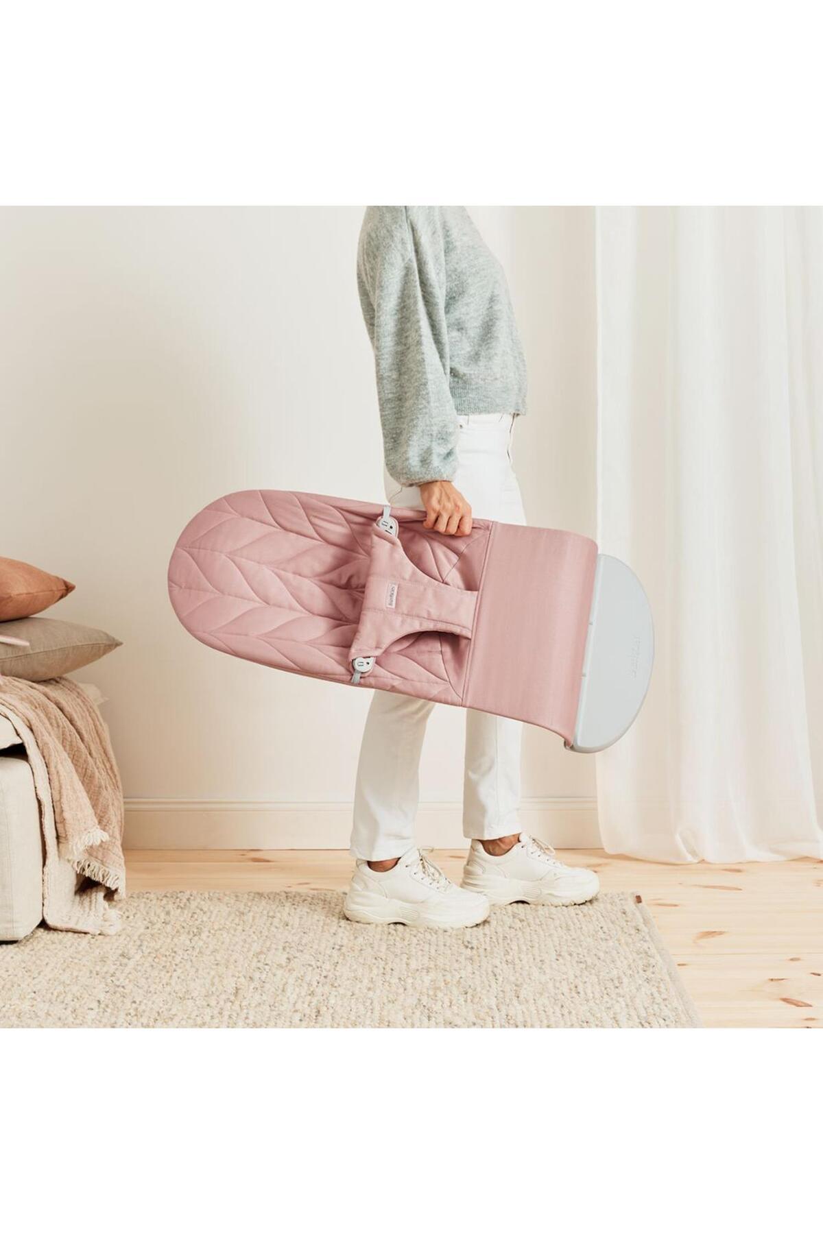 BabyBjörn Woven Petal Dusty Ana Kucağı Cotton Oyunaklı fotoğrafı 5 (önizleme)