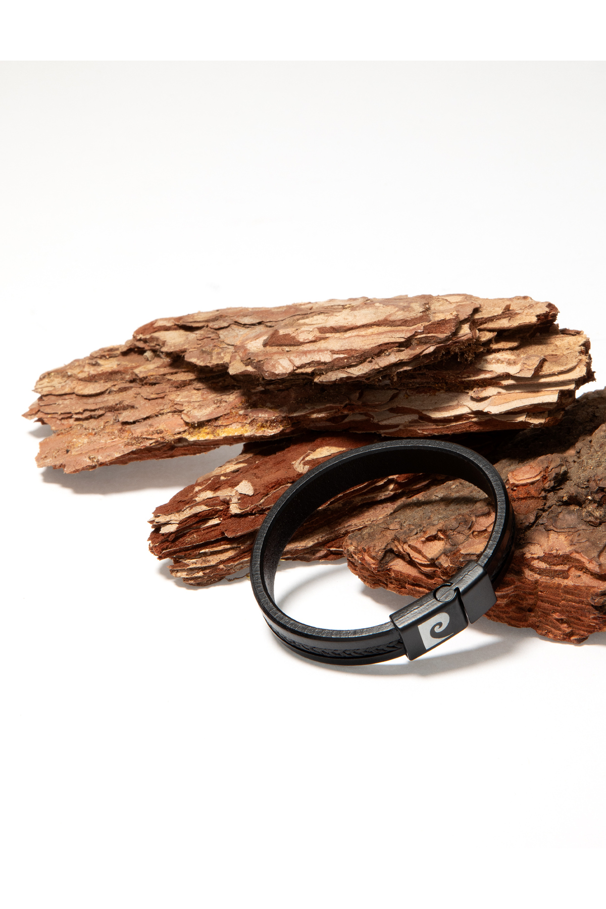 پیر کاردین دستبند مشکی ۵۰۳۲۵۵۴۹-۰۰۱