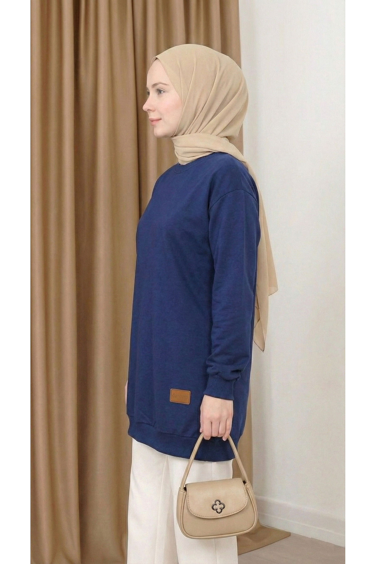 unika boutique Kadın Bisiklet Yaka Tesettür Yırtmaçlı Armalı Tunik Sweat Sweatshirt görsel 2