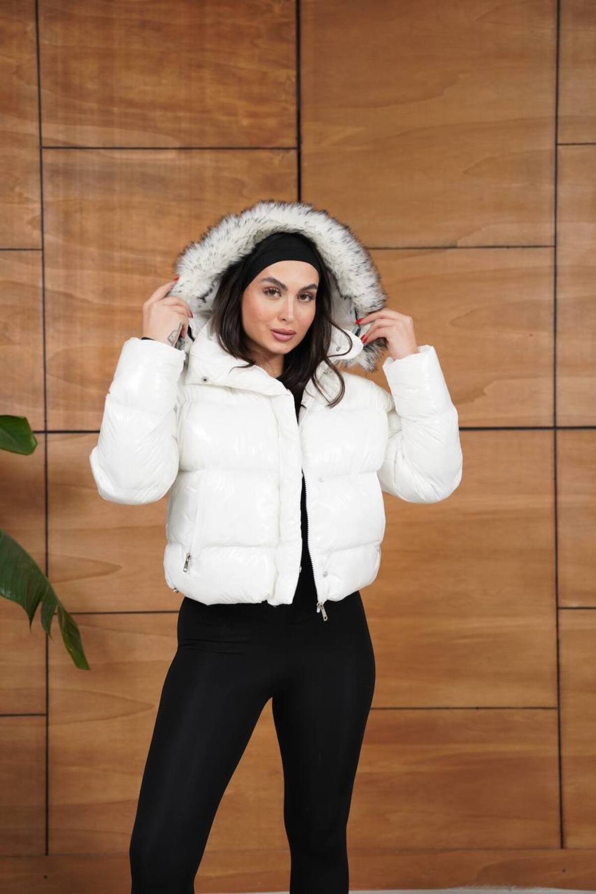 Doudoune courte matelassée à capuche doublée pour femme - Chaude et élégante - Görsel 4
