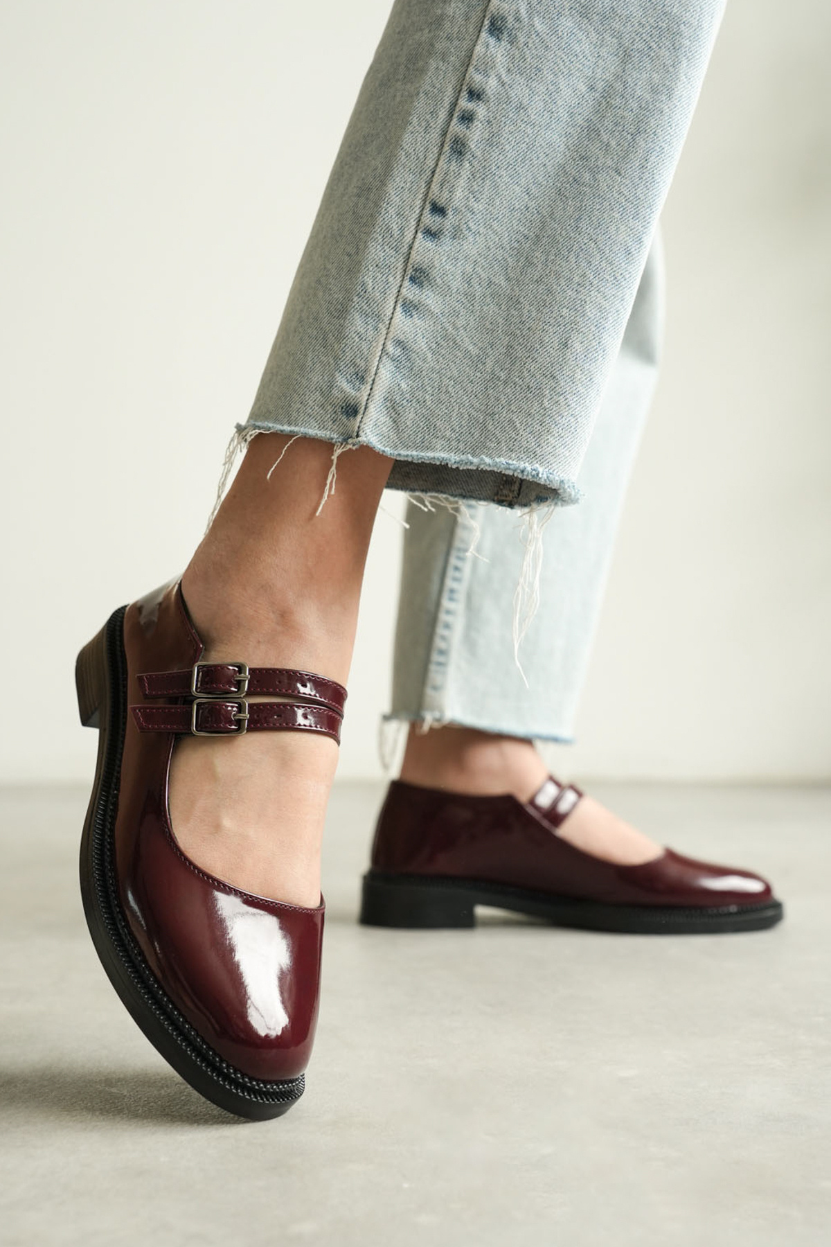 Riventa  Kadın Bordo Çift Tokalı Klasik Ayakkabı – Günlük Casual, Rugan Görünümlü - Görsel 2