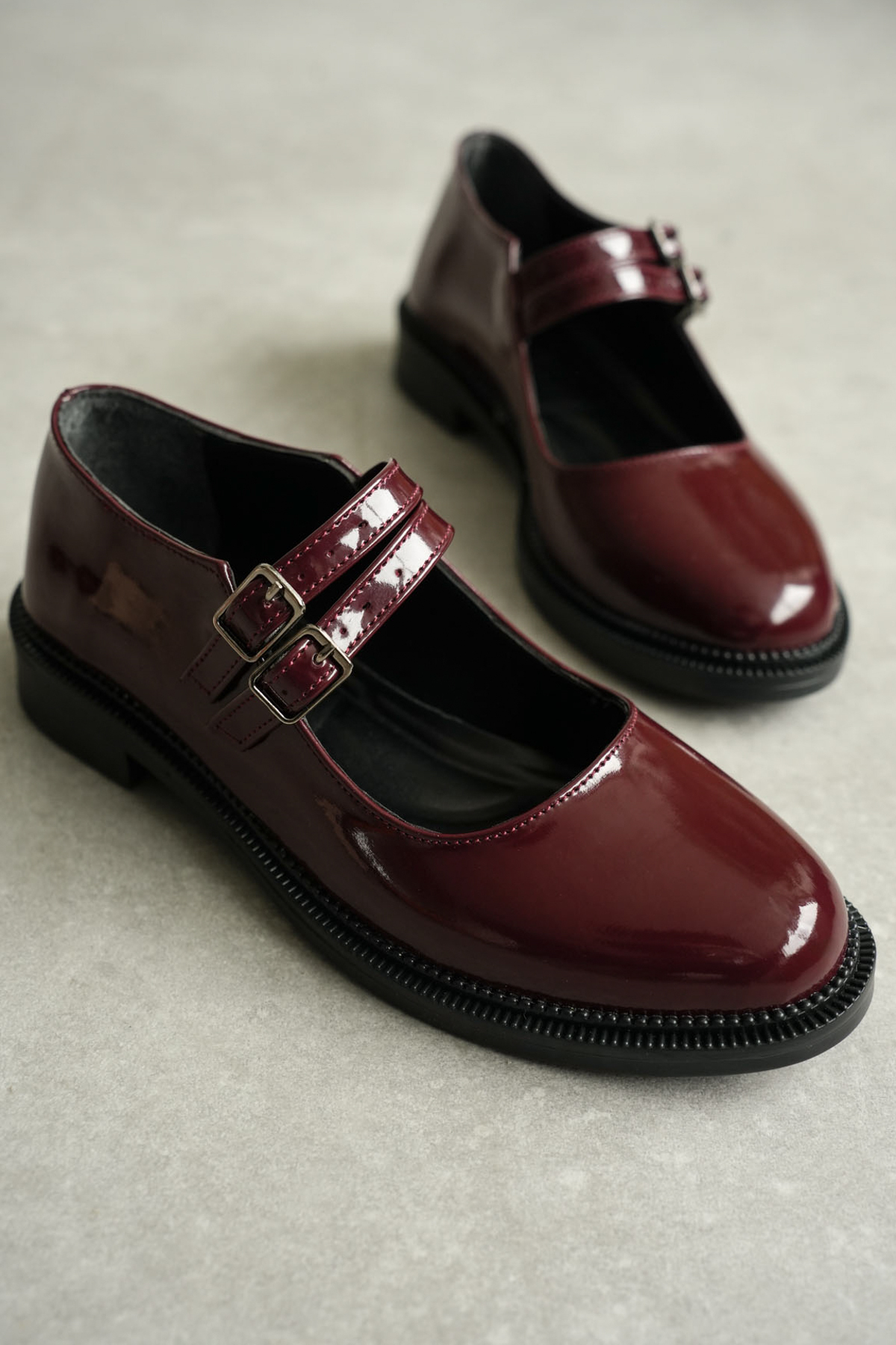 Riventa  Kadın Bordo Çift Tokalı Klasik Ayakkabı – Günlük Casual, Rugan Görünümlü - Görsel 3