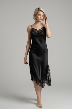 Be Best Kadın Siyah Üstü ve Eteği Dantelli Yırtmaçlı Asimetrik Elbise BE347