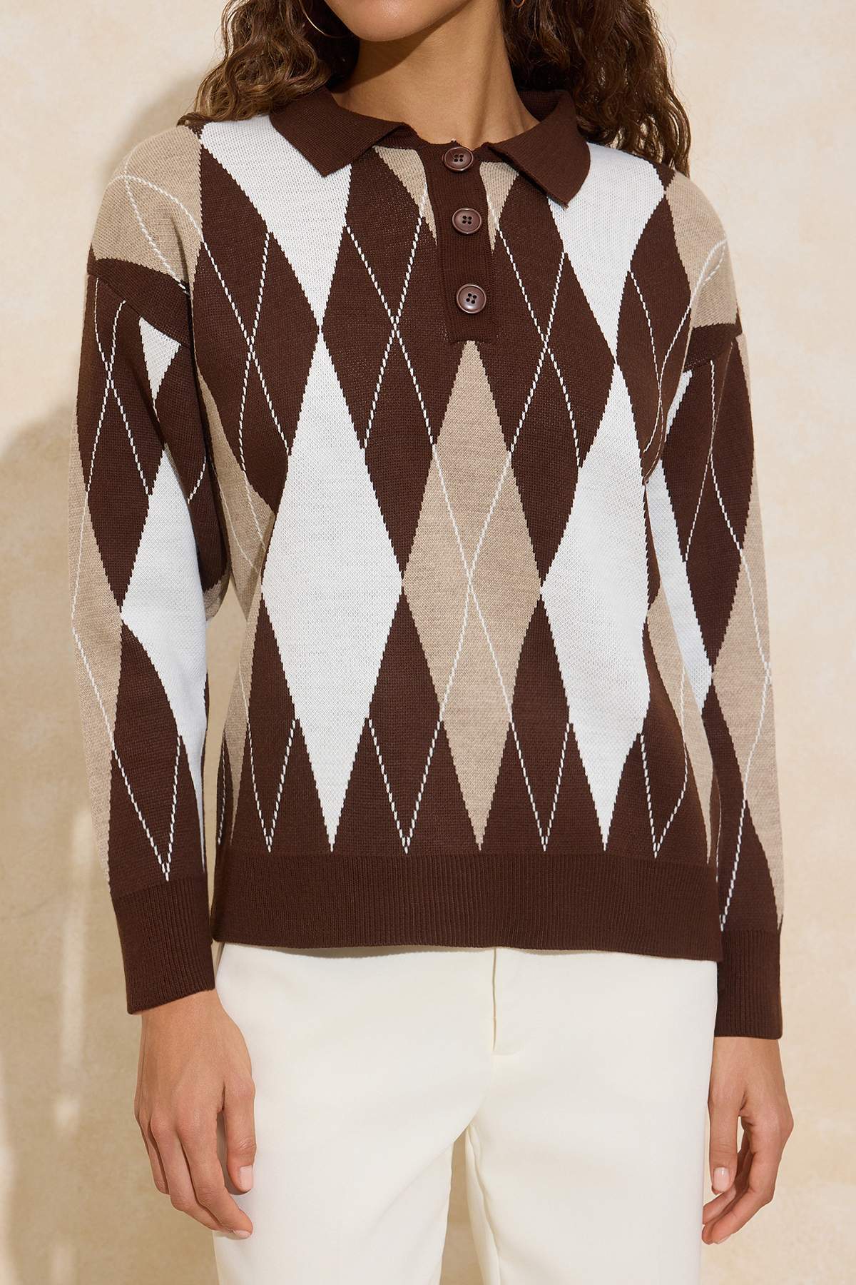 Trendyolmilla  Kahverengi Baklava Desenli Geniş Kalıp Triko Kazak TWOAW26KZ00299 - Görsel 3