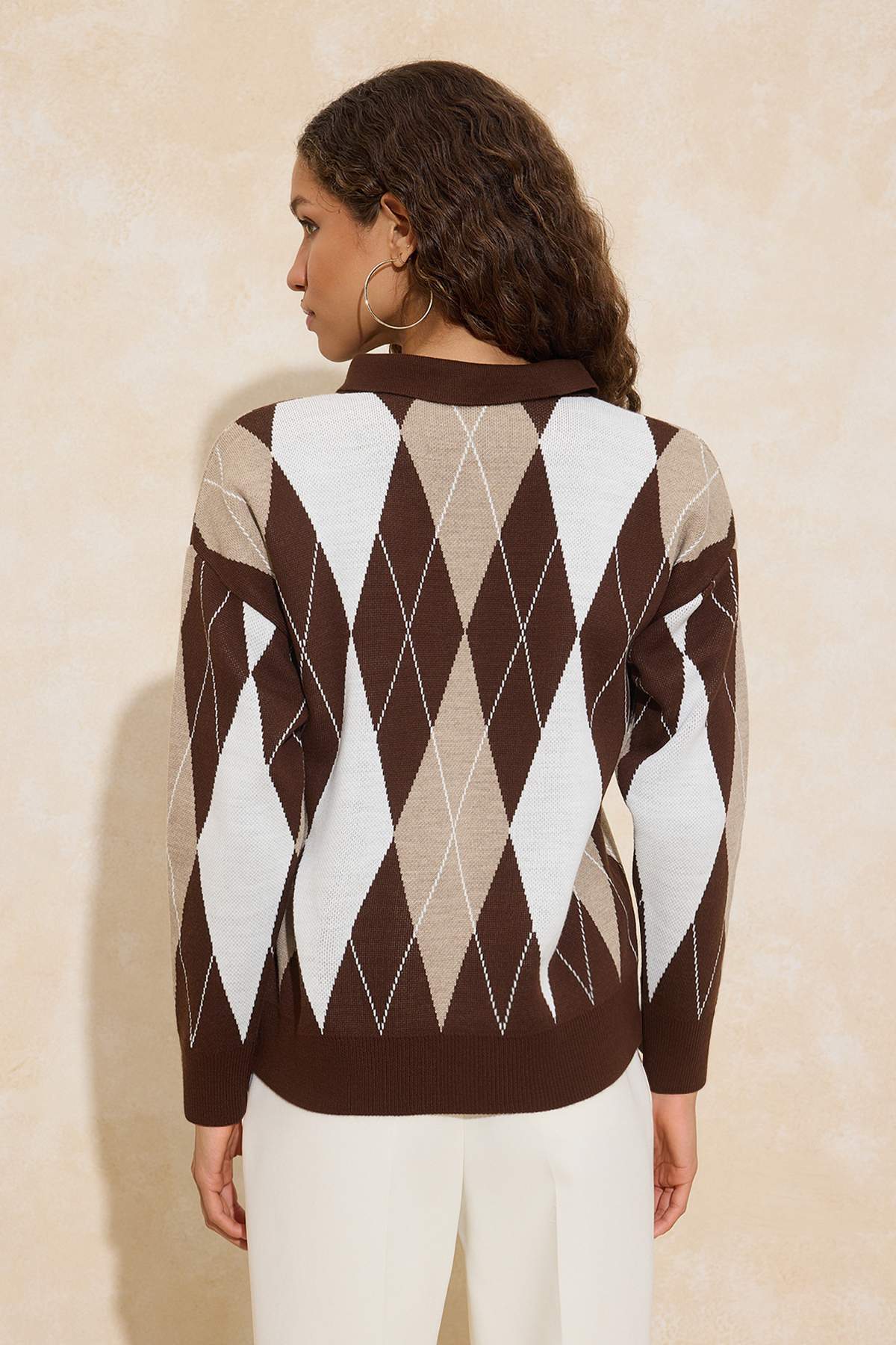 Trendyolmilla  Kahverengi Baklava Desenli Geniş Kalıp Triko Kazak TWOAW26KZ00299 - Görsel 4