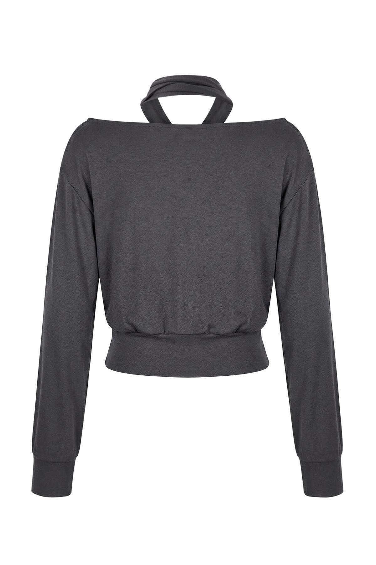 Trendyolmilla  Antrasit Düz Açık Omuzlu Şal Aksesuar Detaylı Regular/Normal Kalıp Örme Bluz TWOAW26BZ00308 - Görsel 6