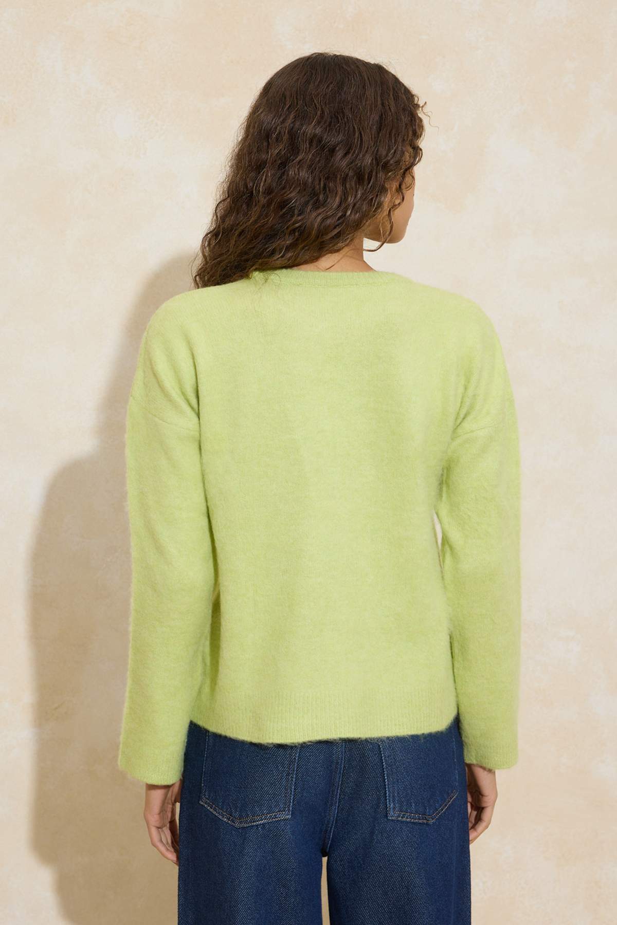 Trendyolmilla  Wardrobe Essentials Açık Yeşil Yumuşak Dokulu Geniş Kalıp Basic Triko Kazak | TWOAW26KZ00088 - Görsel 4