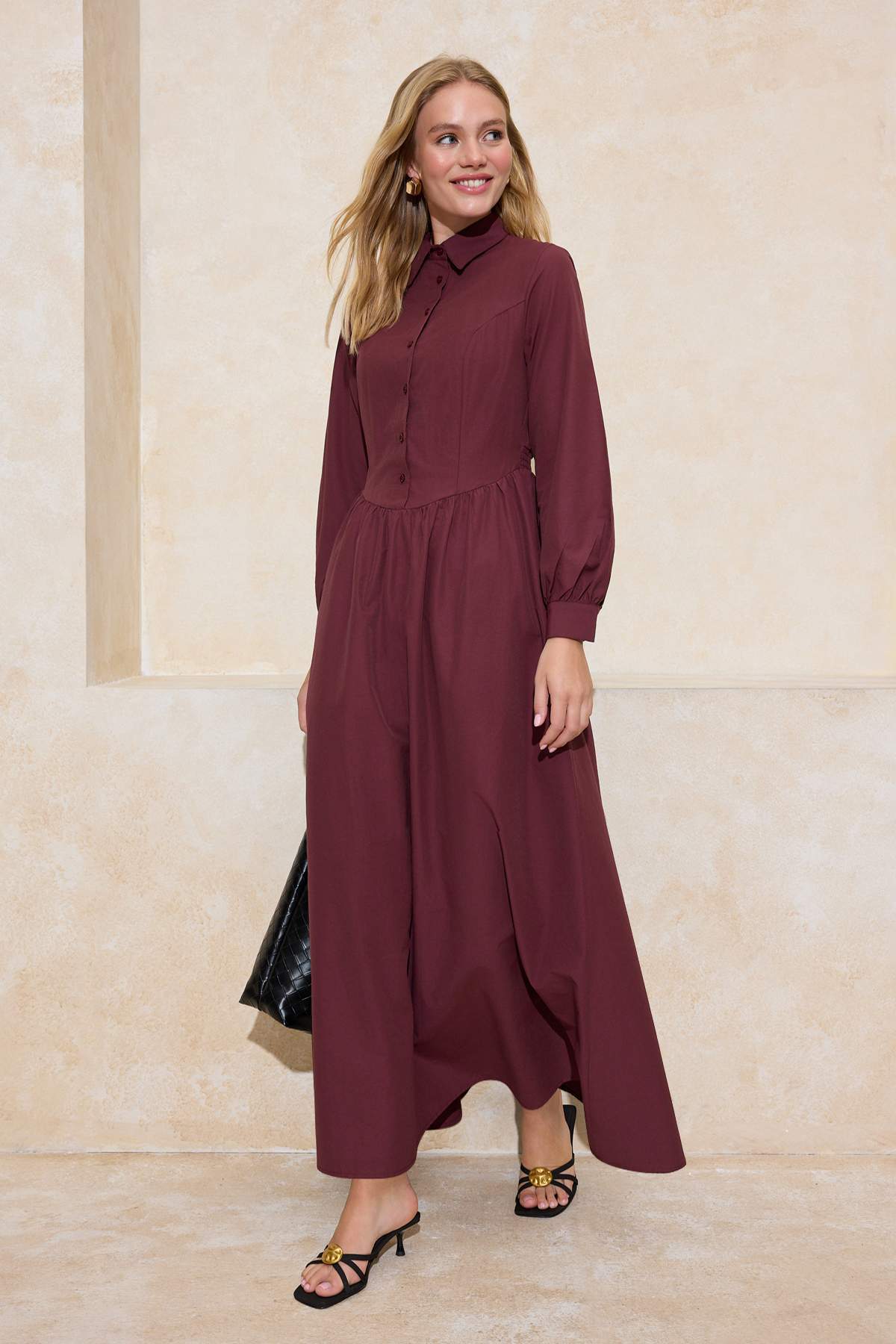 Trendyol Modest Sukienka Plum Princess z mieszanki bawełny z wycięciem w tali...