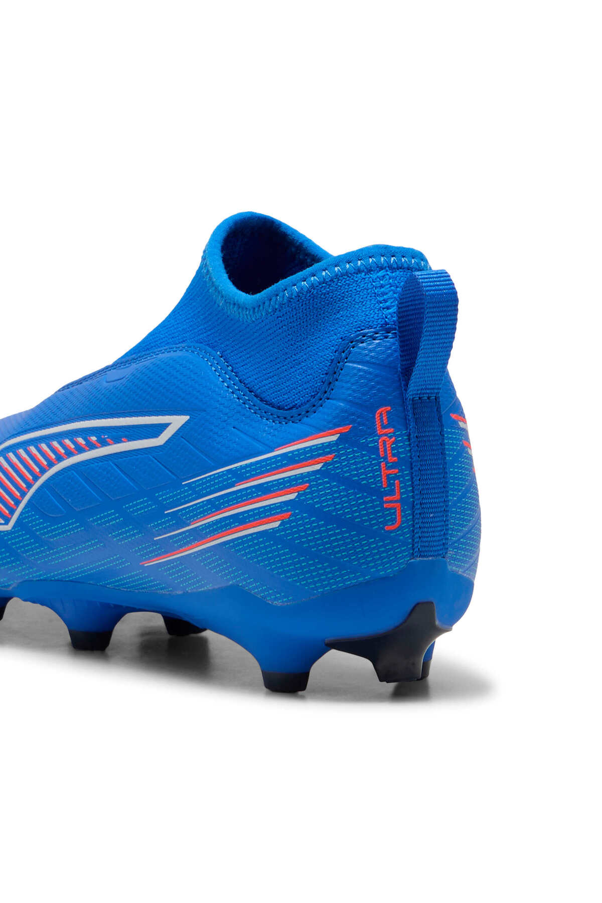 Puma ULTRA 6 MATCH+ FG/AG Genç Bağcıksız Krampon görsel 2