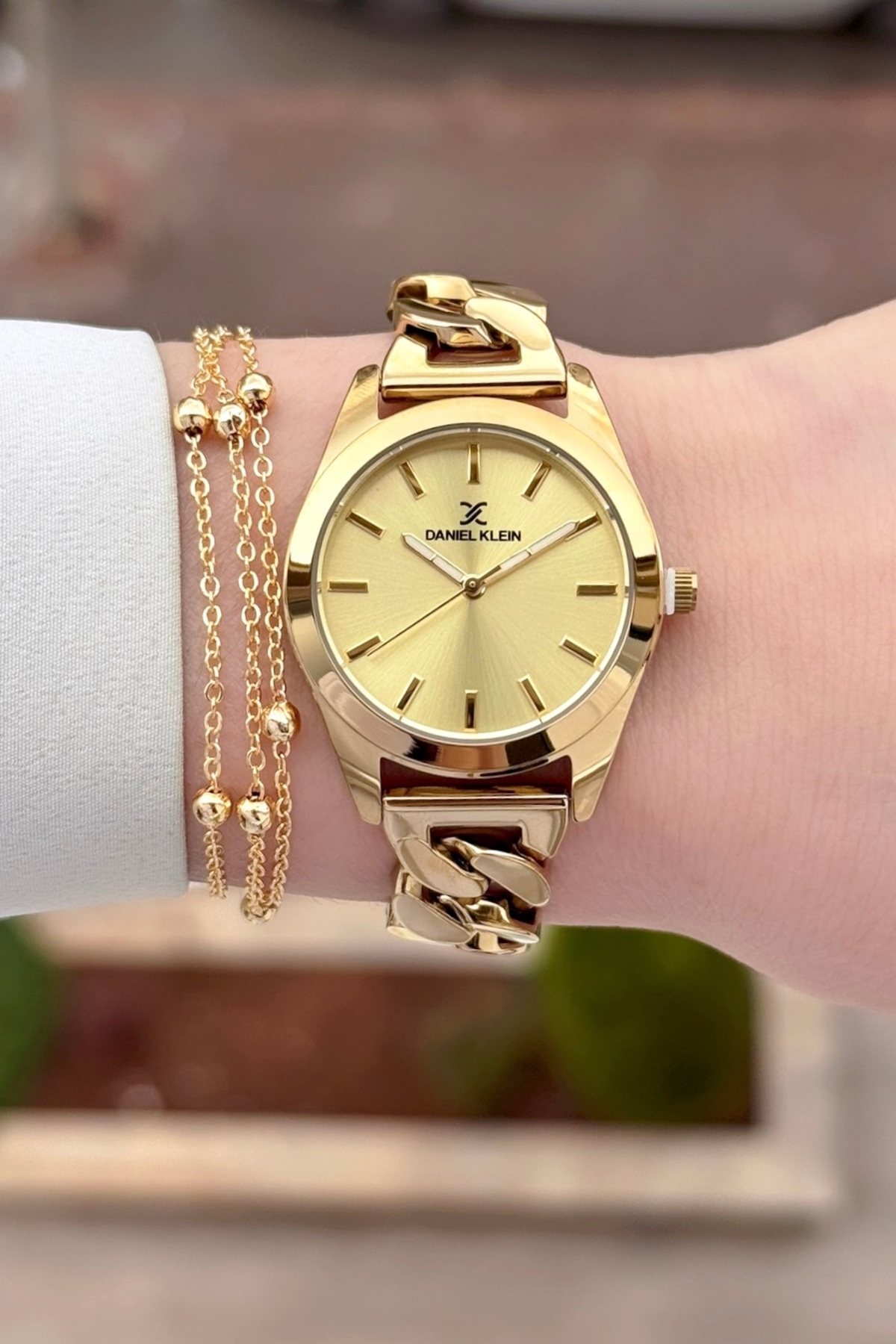 Chain Band Dial Gold Color Women's Wristwatch & Bracelet