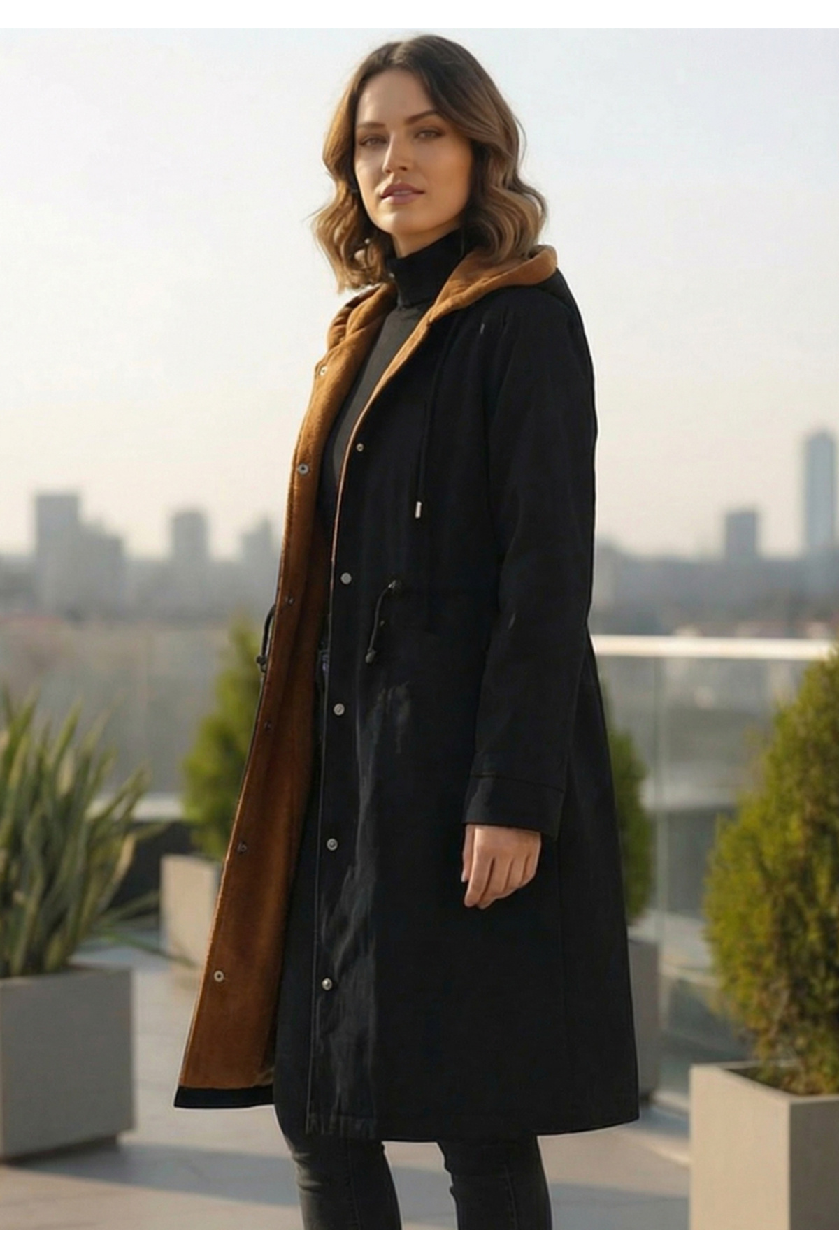 Little Visqon  Kadın Siyah Su Geçirmez Mikro Kumaş Kapüşonlu İçi Viskon Karışımlı Kaşe Astarlı Midi Boy Mont - Görsel 3