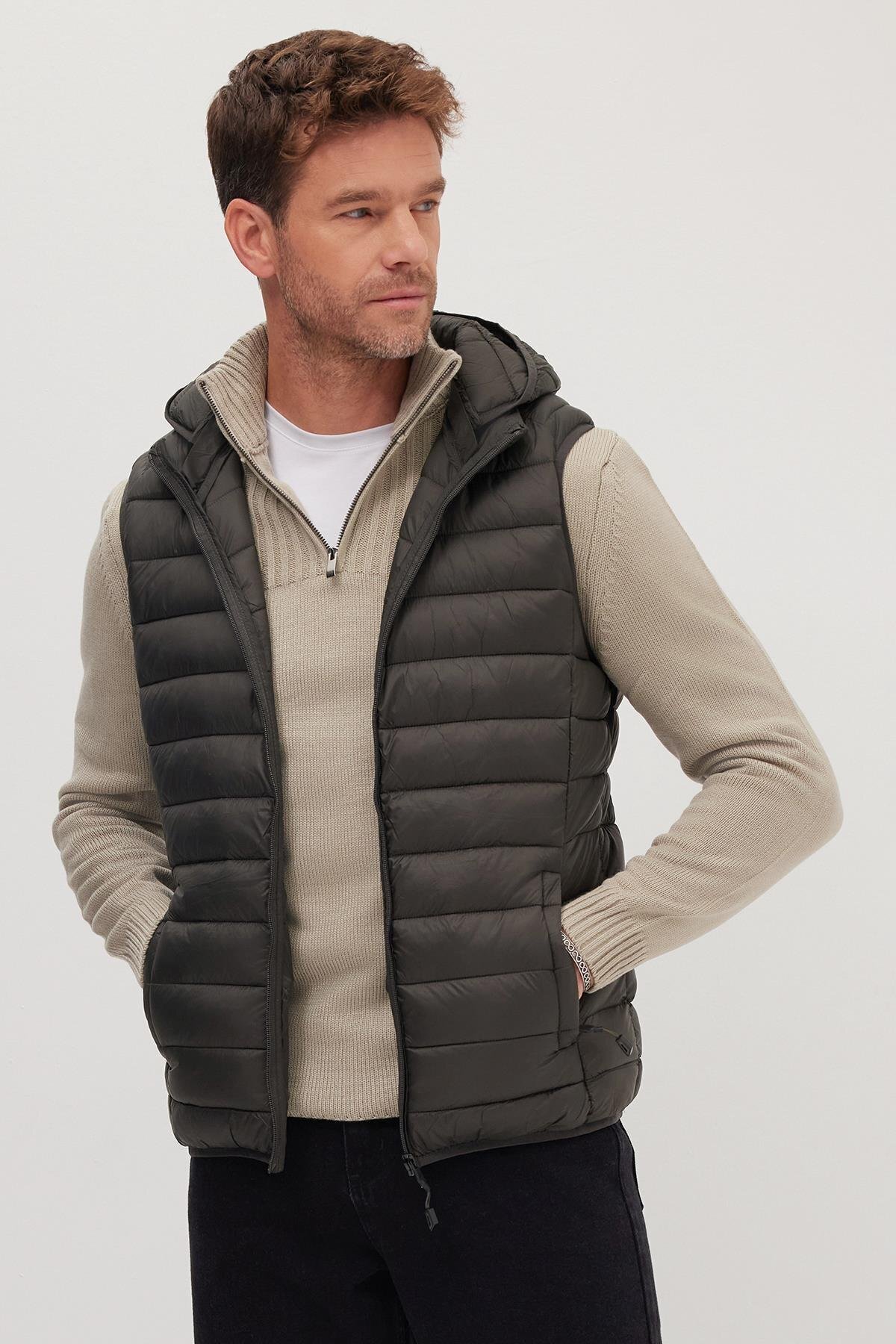 Tudors  Erkek Relax Fit Rahat Kesim Sıfır Kol Kapüşonlu Çift Cepli Fermuarlı Sıcak Tutan Haki Şişme Yelek - Görsel 6