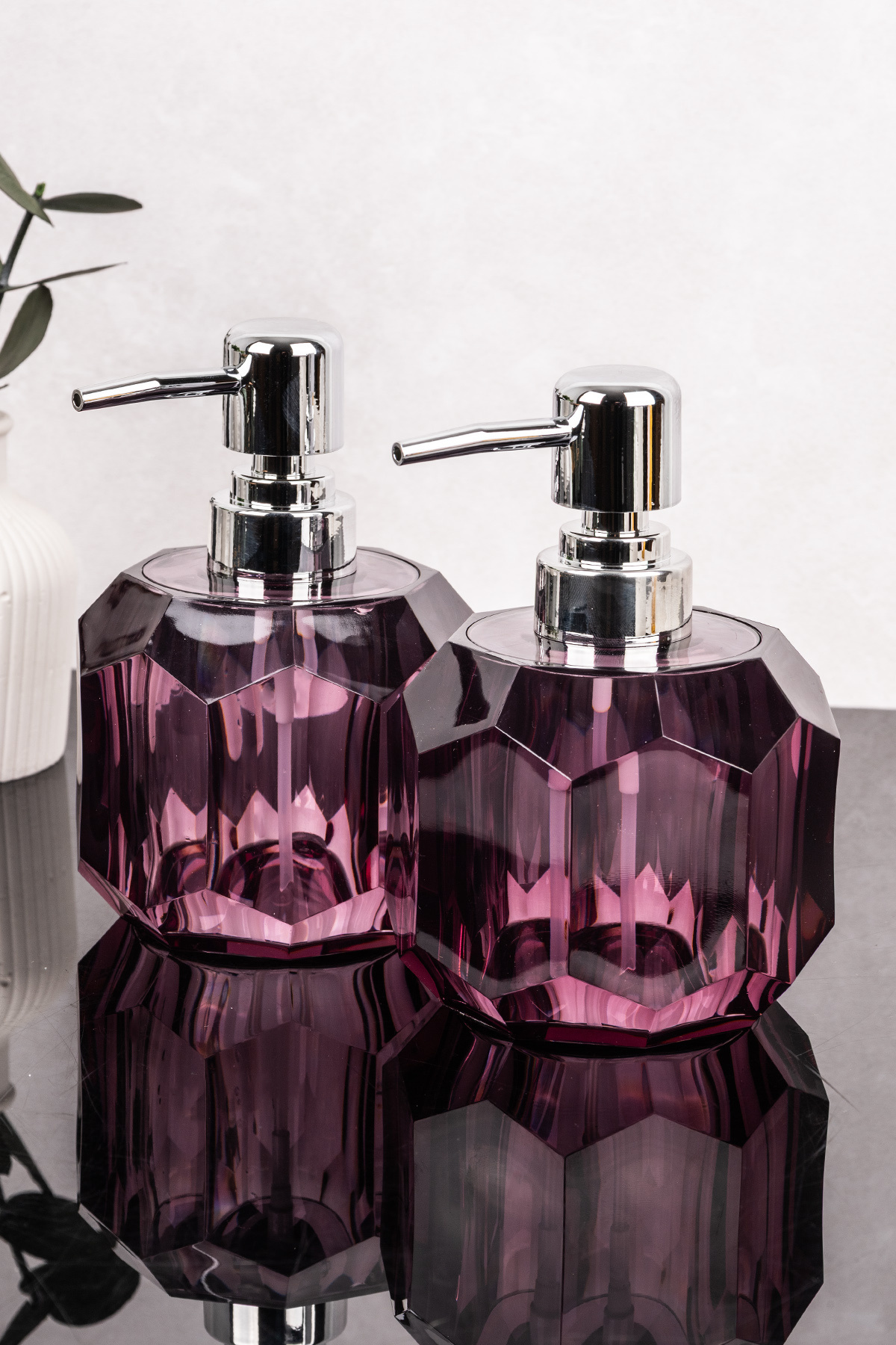 2-Piece Purple Soap Dispenser 300 ml Thick Acrylic Mica Diamond Pattern Luxury Stylish Liquid Soap Dispenser