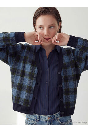 LC Waikiki Mavi V Yaka Ekose Oversize Kadın Triko Hırka