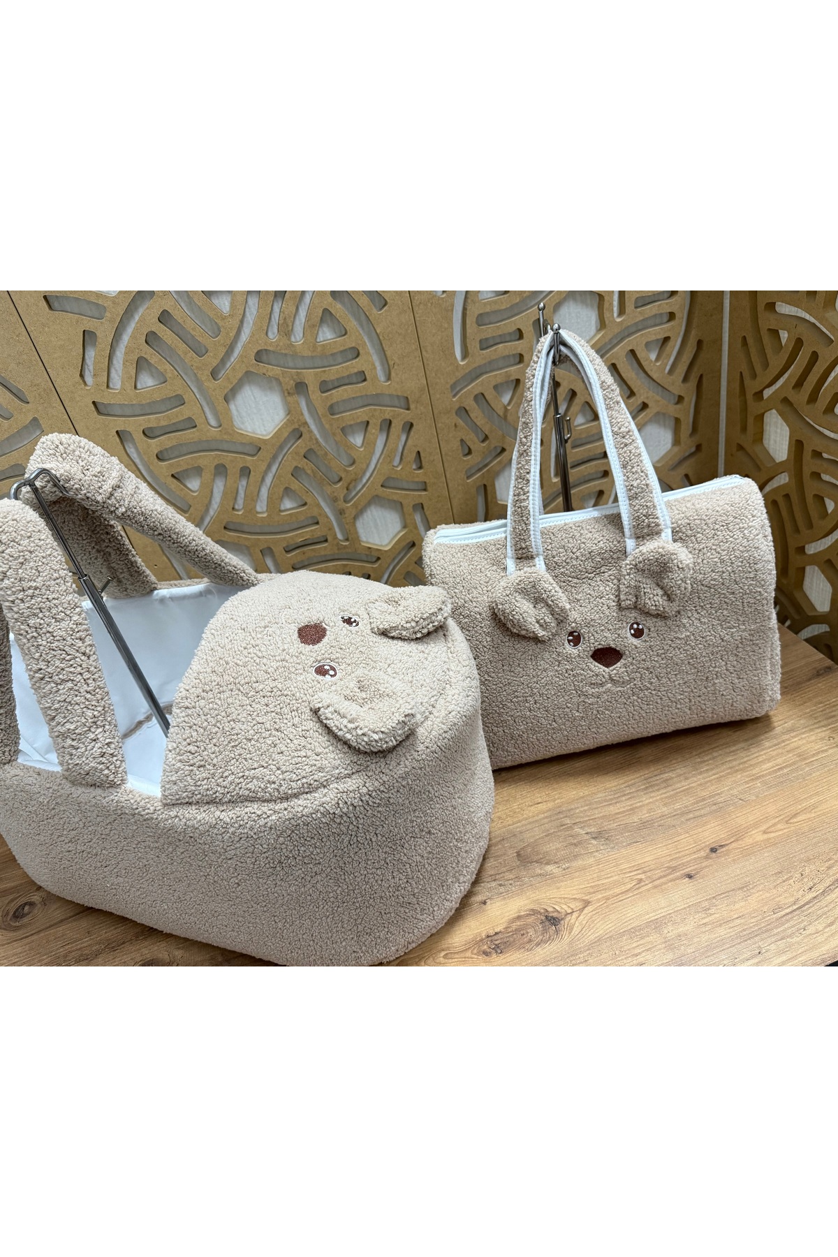 Mini Chics Peluş Kumaş Ayı Nakışlı Bebek Taşıma Çanta & Anne Çanta fotoğrafı 2 (önizleme)