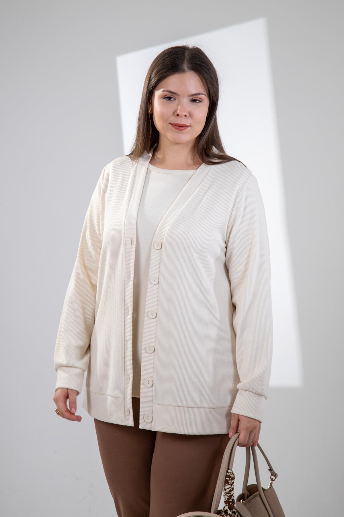 Roxxlen  Büyük Beden Düğme Detaylı Triko Hırka - Görsel 2