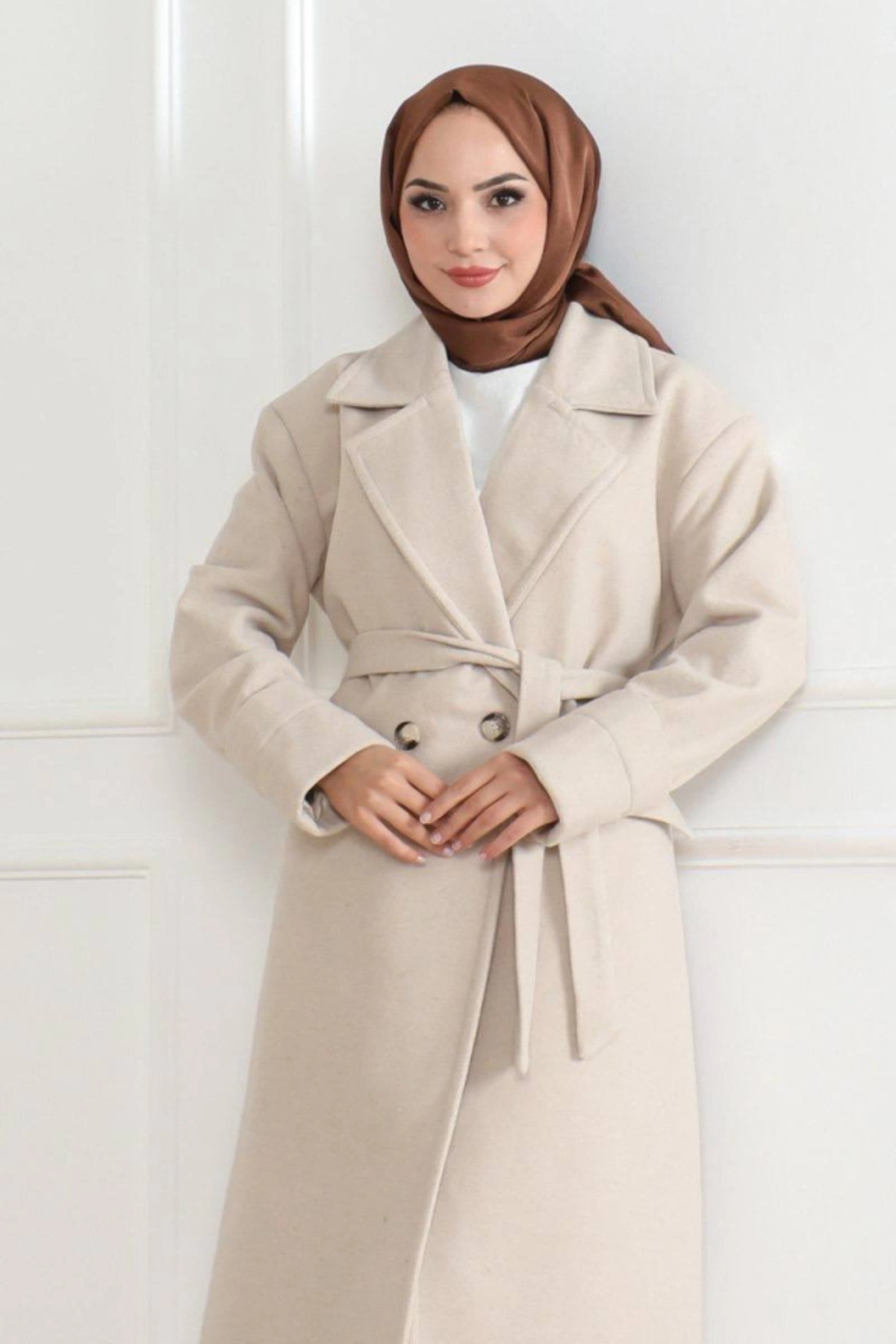 Veyodo  Kaşe Kaban – Uzun Boy Kruvaze Yaka Kuşaklı Tesettür Kaşe Kışlık Kaban, Astarlı Şık Yünlü Dokuma O... - Görsel 3