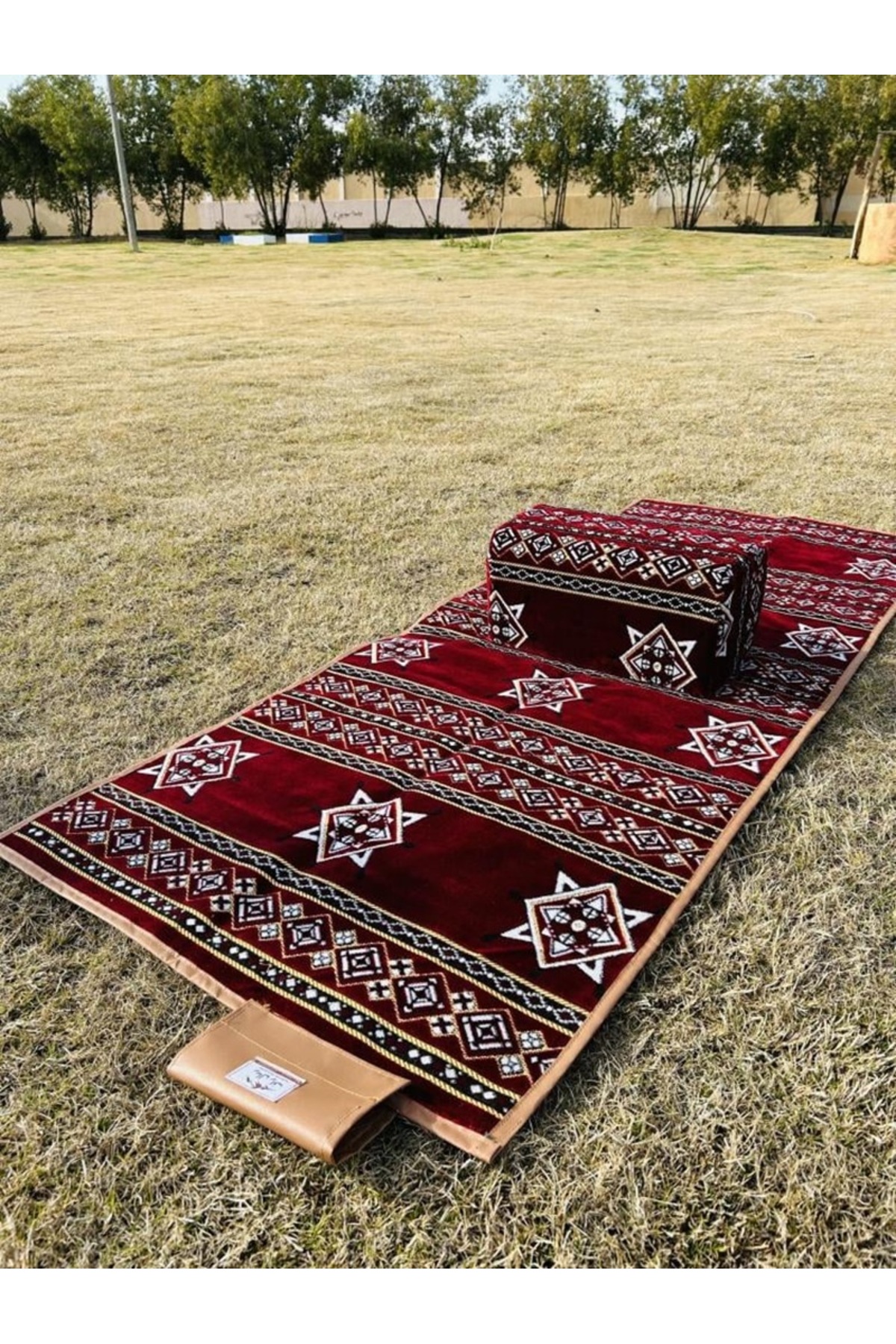 طقم جلسة بر ملكي 4 مدات و4 مراكي مع شنطة – قماش عملي مقاس 2×80 سم