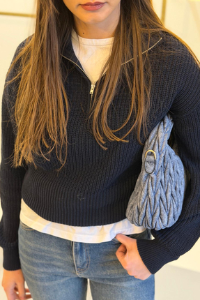 EMEL ERYILMAZ Dik Yaka Fermuarlı Kazak