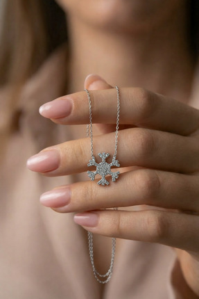 Hertaş 925 Atar Gümüş Kar Tanesi Kadın Kolye