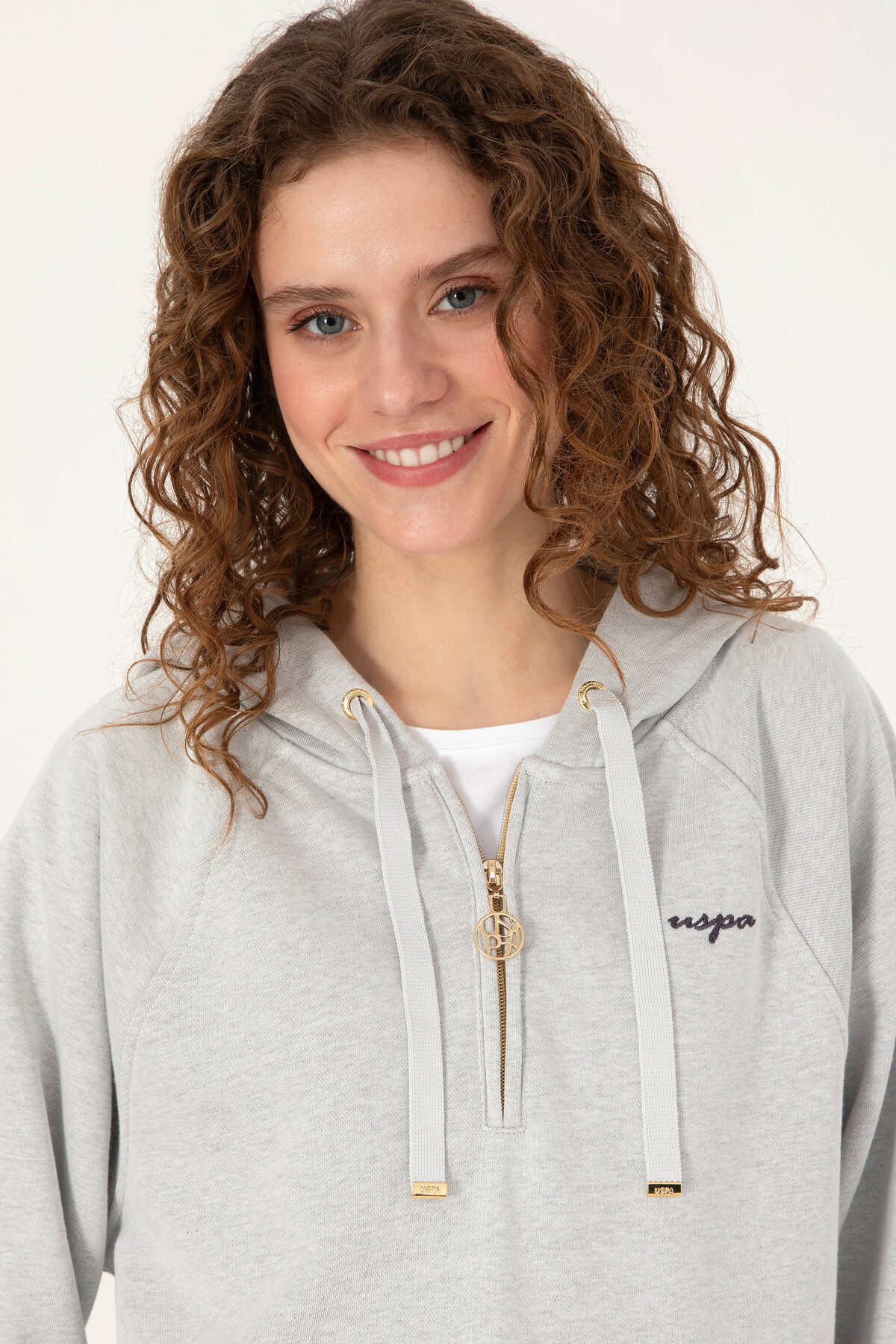 U.S. Polo Assn. Kadın Gri Melanj Kapüşonlu Yarım Fermuarlı Basic Sweatshirt 50319959-VR086 görsel 2