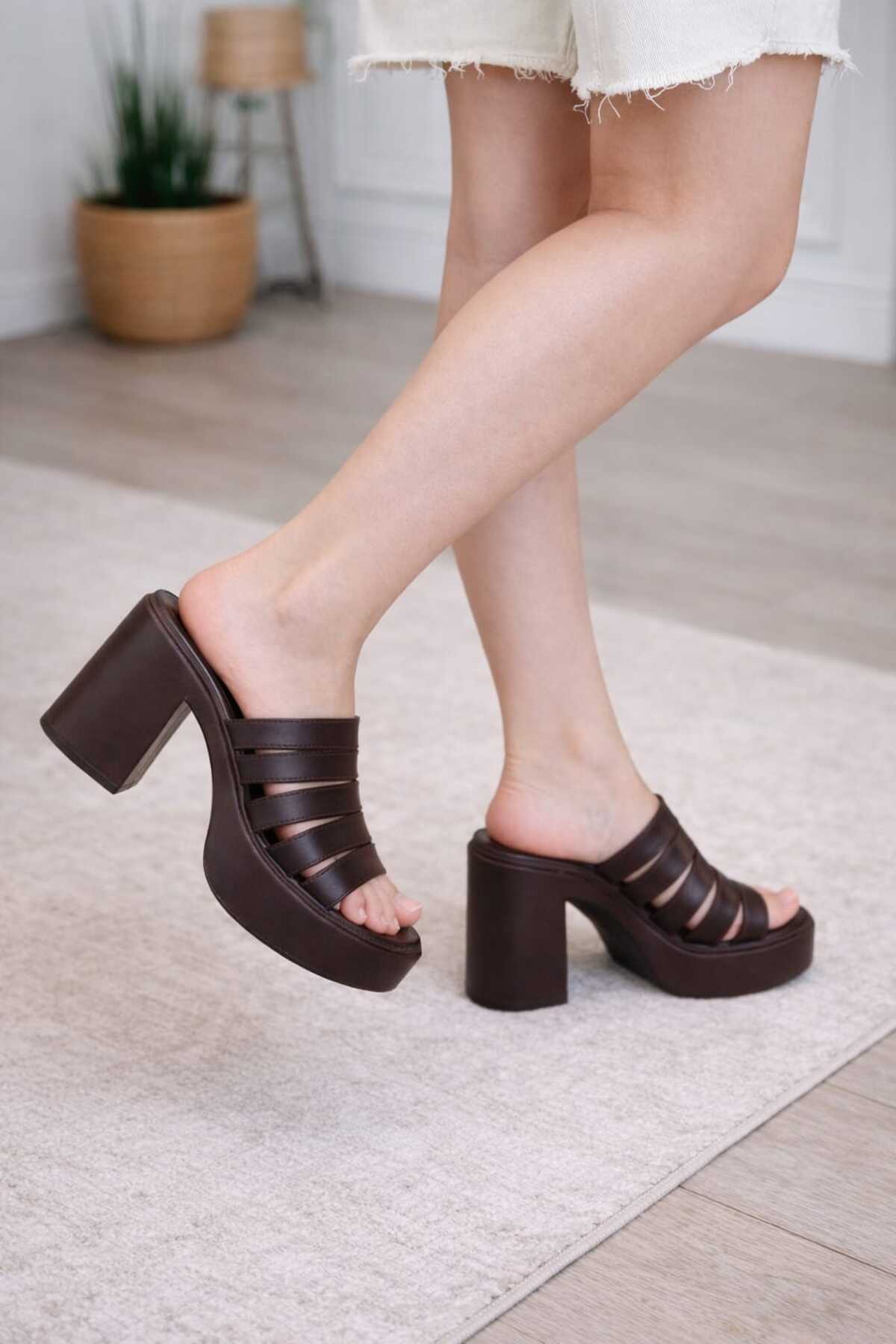 ds Dicle Stil  Livia Kalın Platform Topuklu Kadın kahve Terlik - 7 Cm - Görsel 2