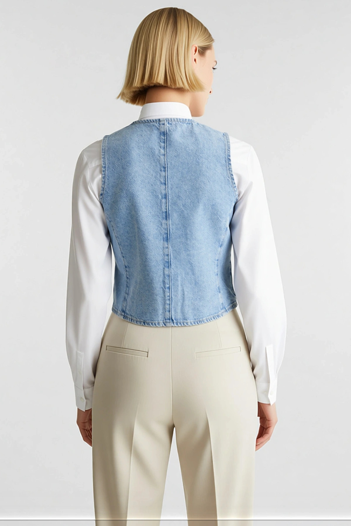Kadın V Yaka Kolsuz Denim Yelek Çiçek Nakışlı Regular Kalıp 100 Astarsız Günlük Kullanım %100 Pamuk