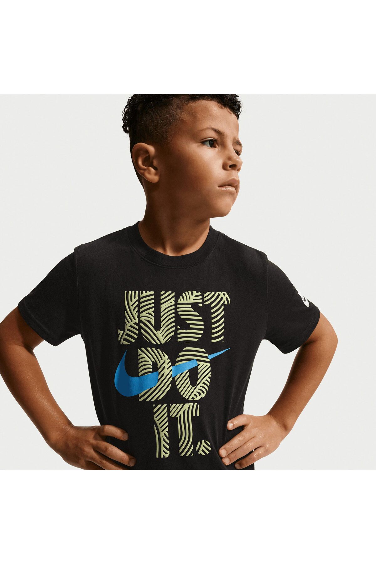 Nike Nike In The Zone Graphic Çocuk Siyah Tişört (86N760-023) - Fiyatı
