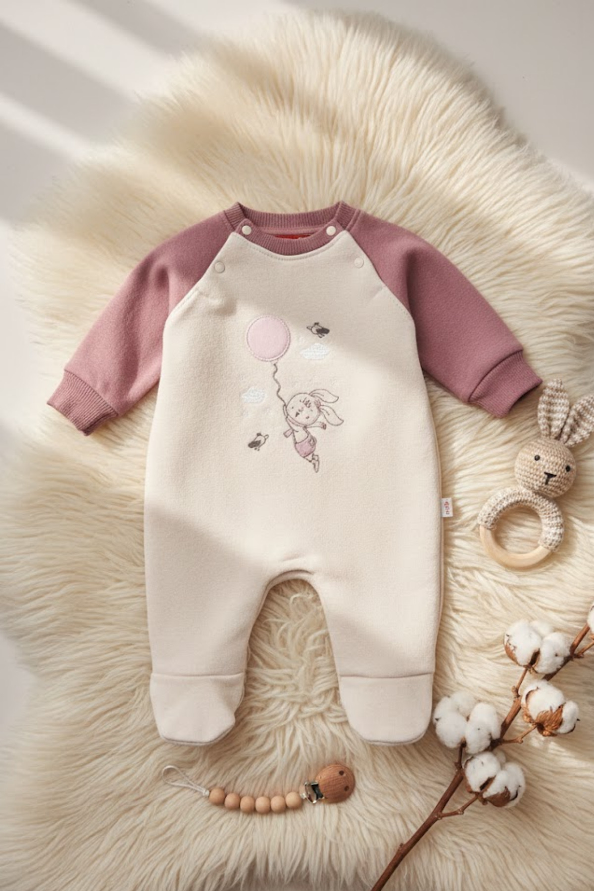 Kız Bebek Tavşan Nakışlı Pamuklu Tulum - Patlı Bacak Arası Çıtçıtlı Sağlayan Bebek Body