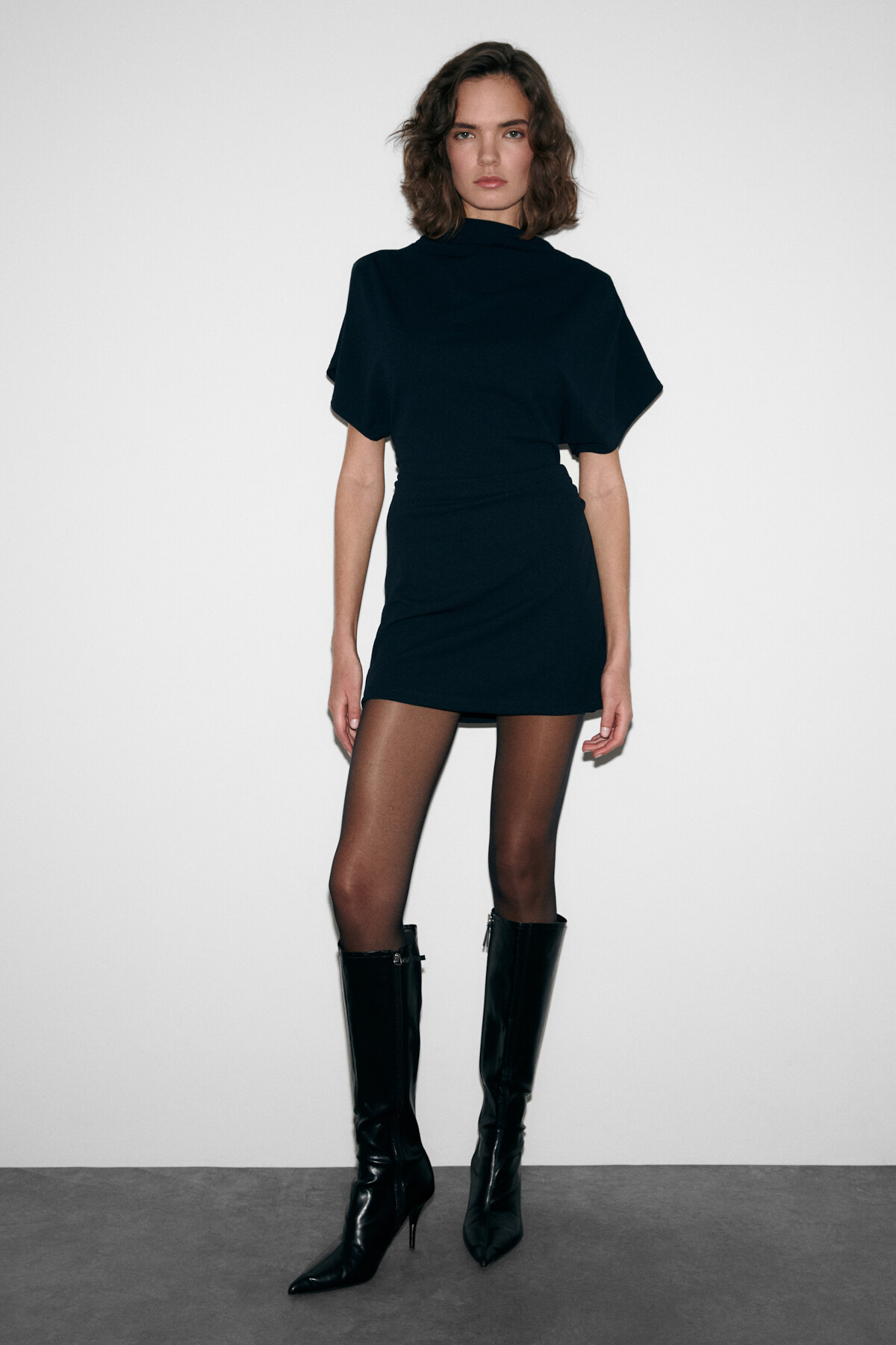 GRIMELANGE  MAXINE Kadın Omuz Ve Bel Kısımlarında Pile Detaylı Dik Yaka Fermuarlı Kısa Kollu Mini Lacivert Elbis - Görsel 3