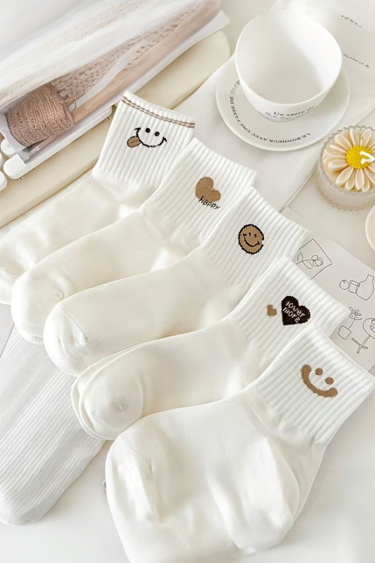 Hitit Socks Kadın 5 Çift Premium Kalite Gülen Surat ve Kalp Desenli Kısa Soket Çorap görsel 3