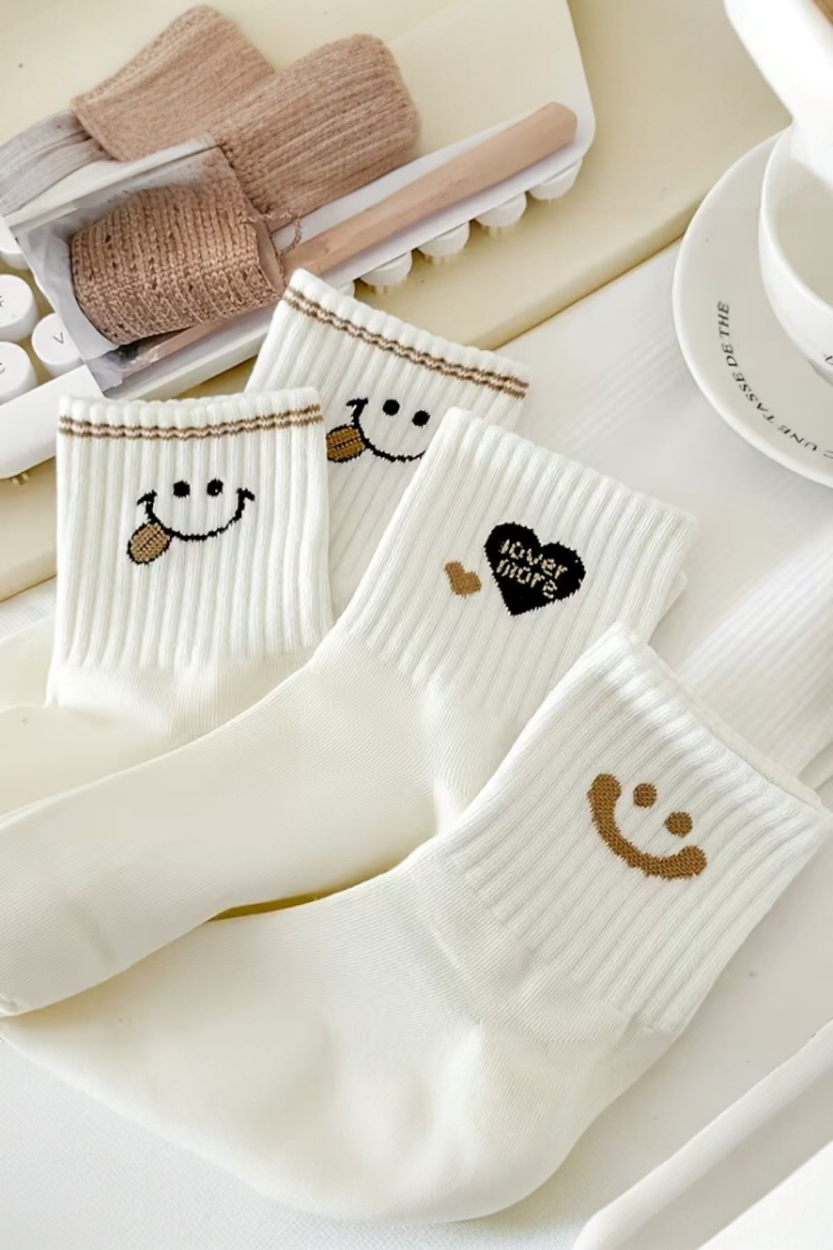 Hitit Socks Kadın 5 Çift Premium Kalite Gülen Surat ve Kalp Desenli Kısa Soket Çorap görsel 5