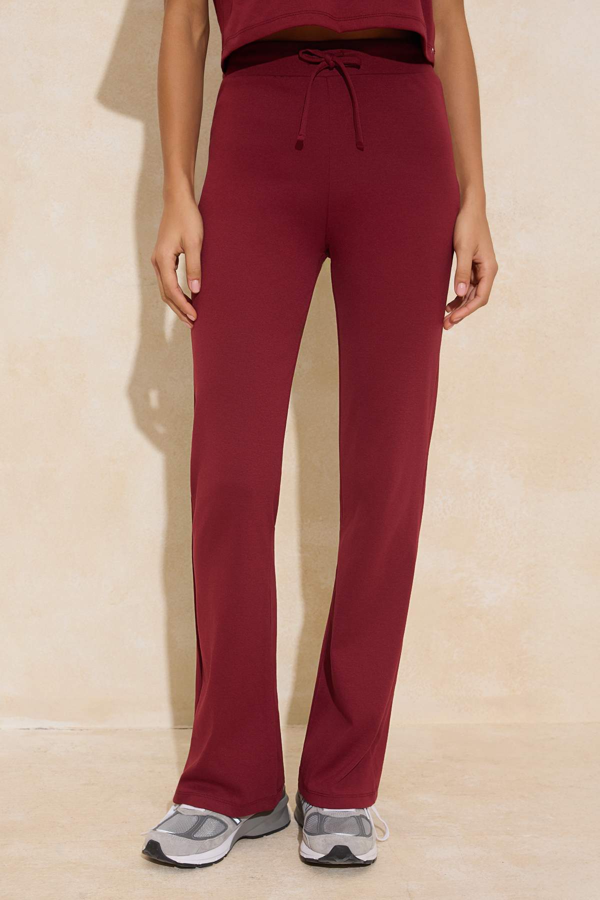 Trendyolmilla  Bordo Relaxed Düşük Kol Kısa Kollu Boru Paça Pamuk Ribana Örme Alt-Üst Takım TWOSS26AU00035 - Görsel 3