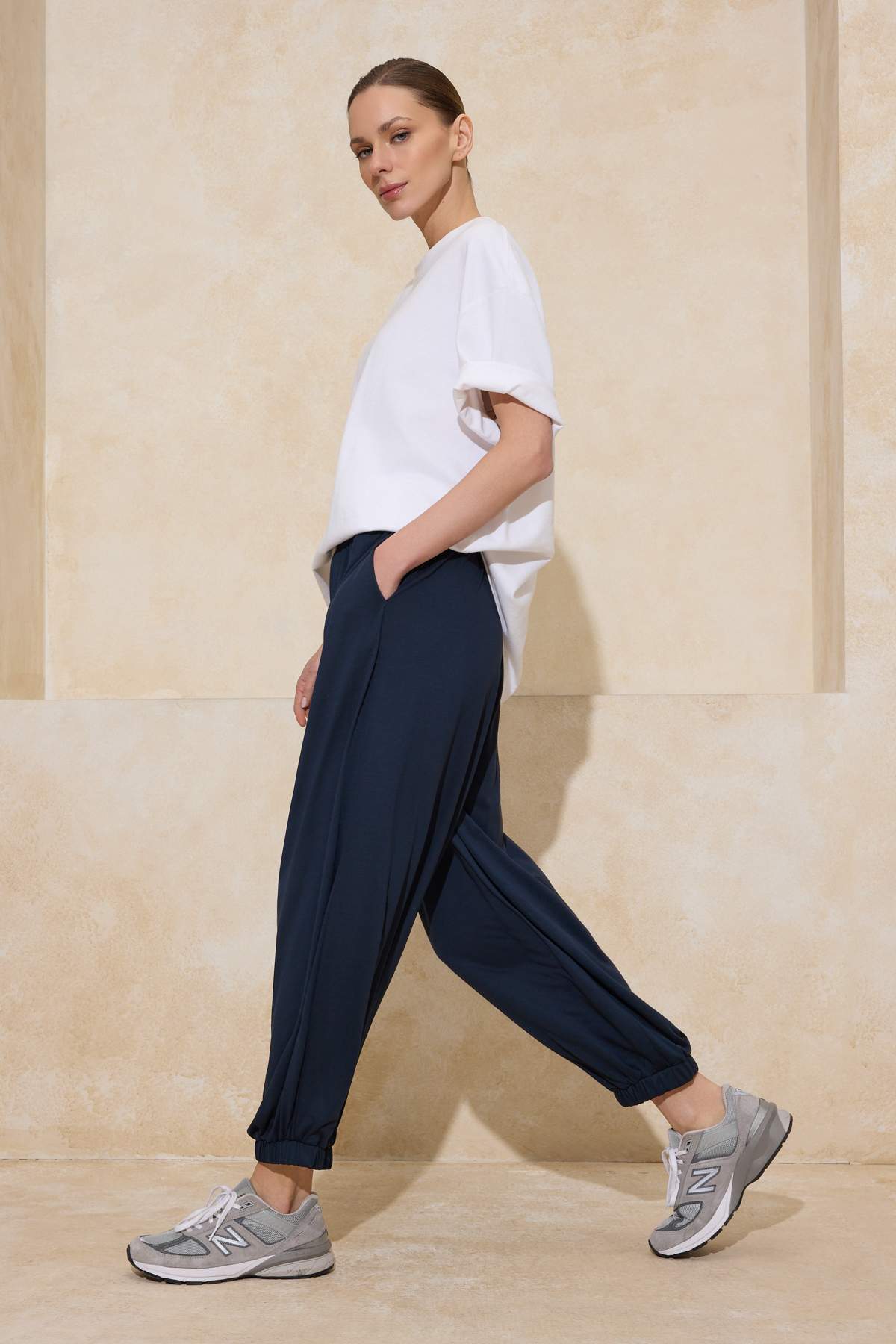 Trendyolmilla  Antrasit Düz Havuç/Şalvar Büzgülü Normal Bel Pike Örme Pantolon TWOSS26PL00040 - Görsel 2