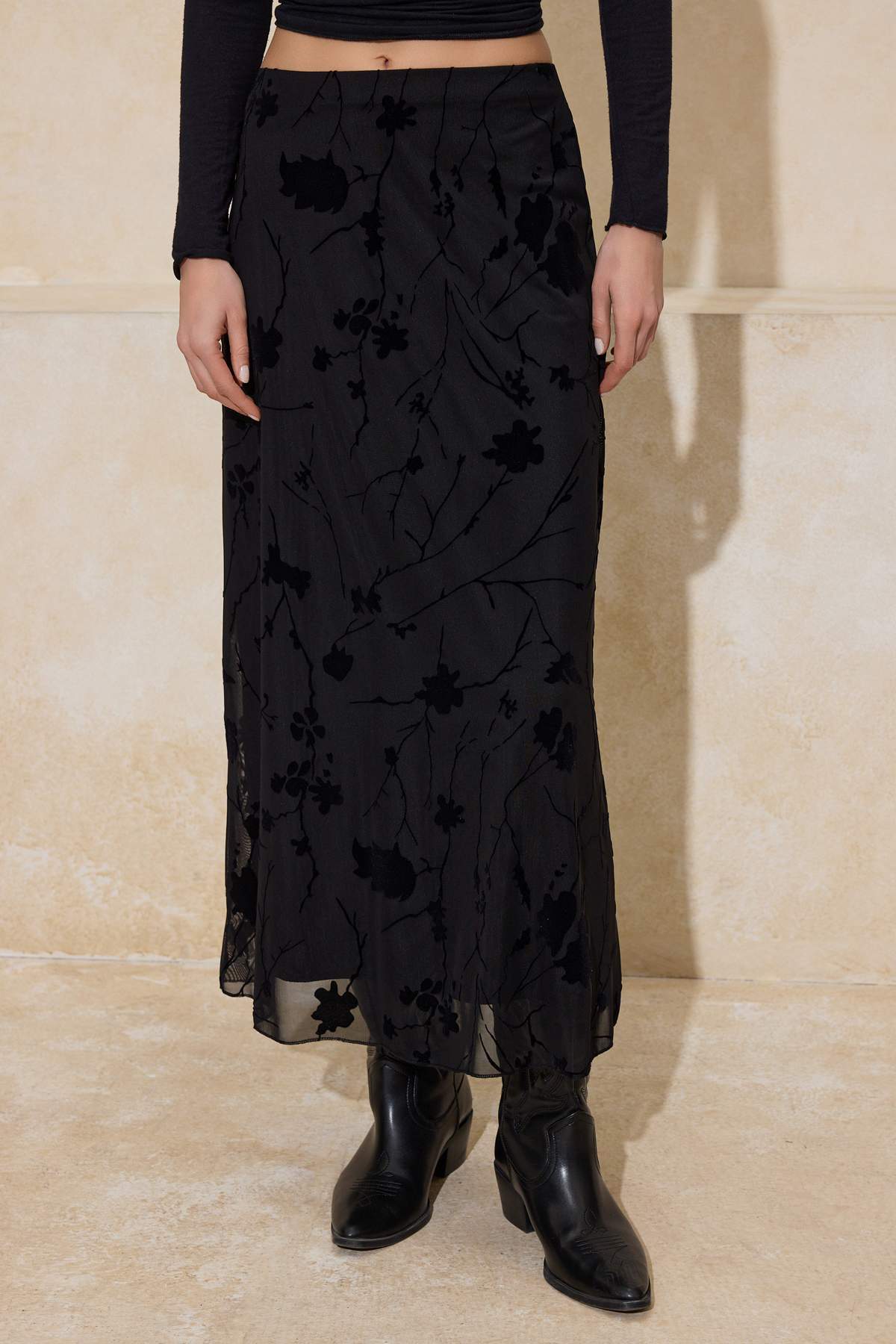 Trendyolmilla  Siyah Flok Baskılı Kalem Maxi/Uzun Tül Esnek Örme Etek TWOAW26ET00146 - Görsel 3